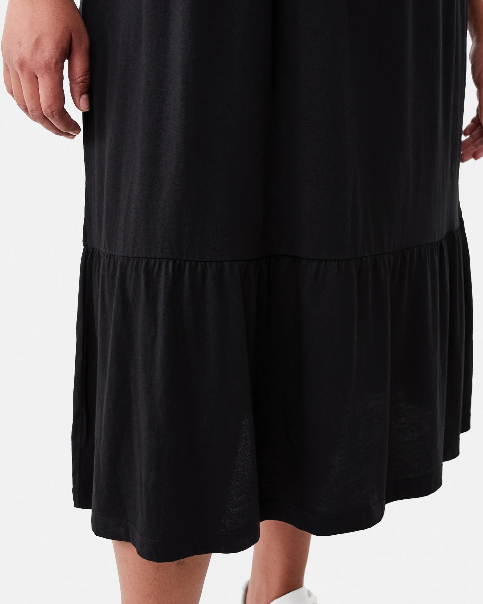 6 Curve Short Sleeve Tiered Knit Midi Dress Black, 6 of 7