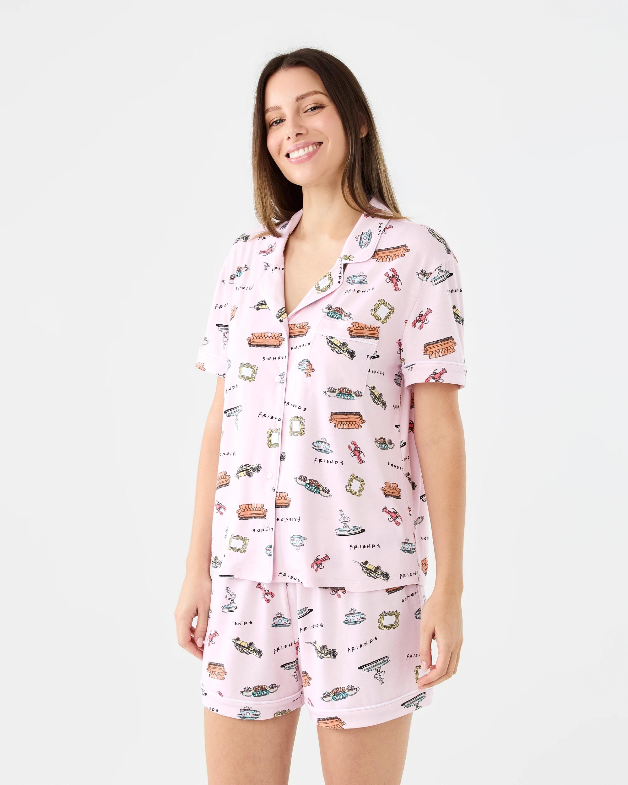 2 Friends License Short Sleeve Top and Shorts Comfort Pyjama Set Frnds Aop, 2 of 8