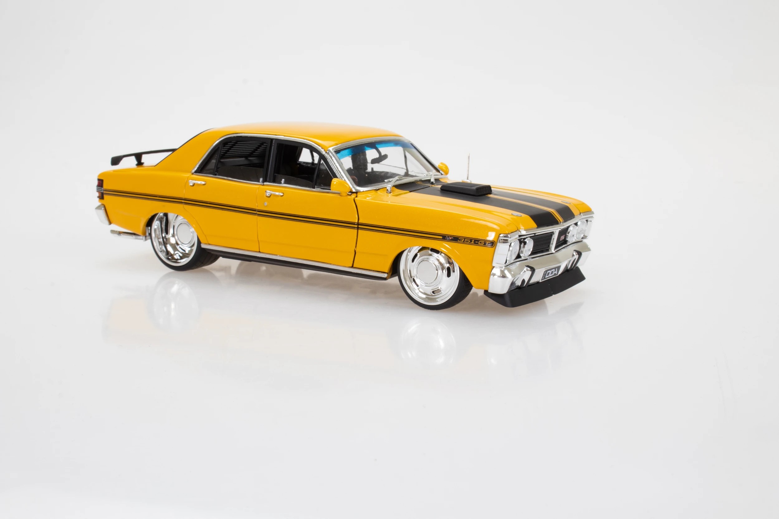 7 1:24 Sfragismeno Diecast Car - Assorted, 7 of 7