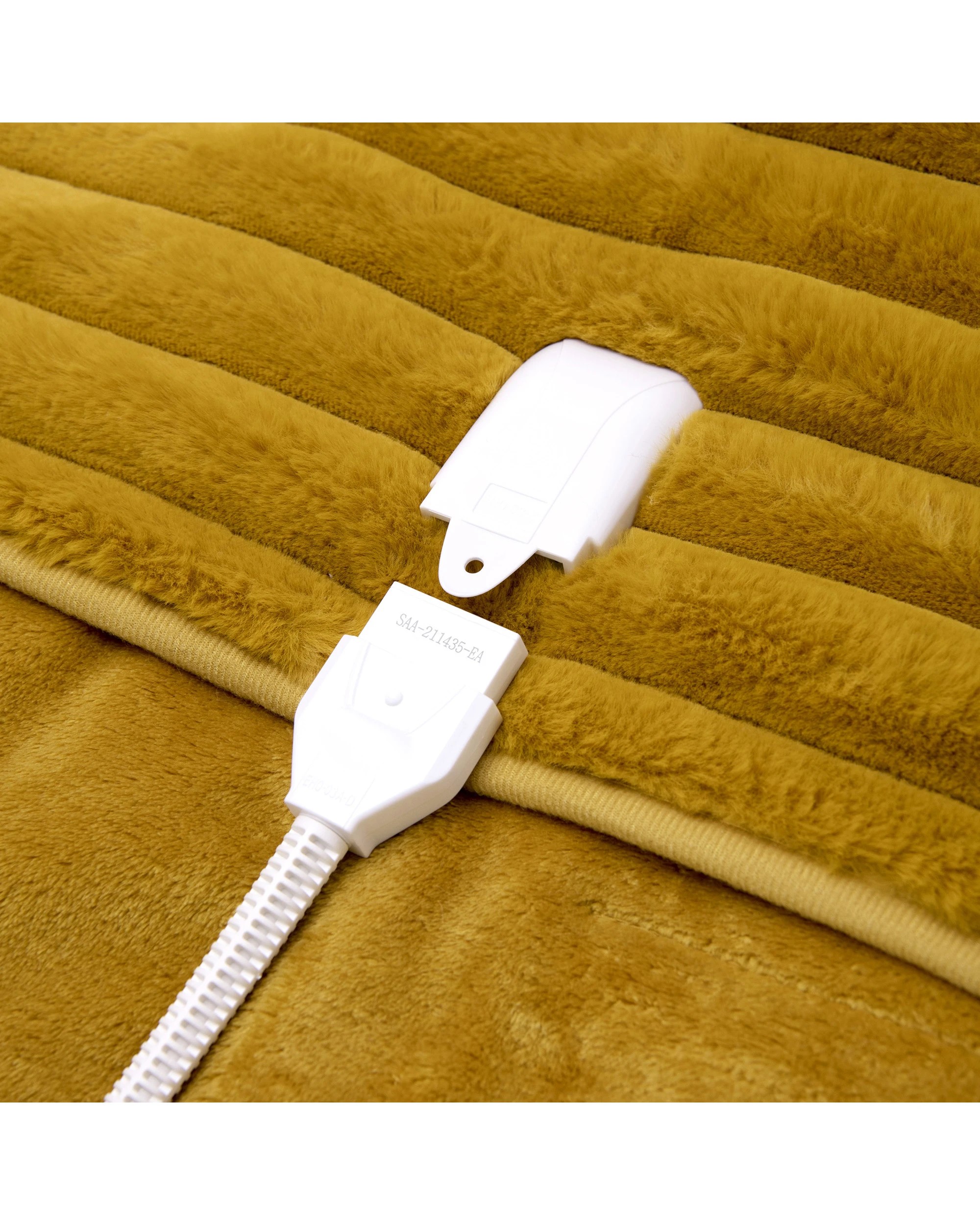 6 Dreamaker Cirra Chunky Embossed Fleece Heated Throw 130x160cm - Mustard Gold, 6 of 10