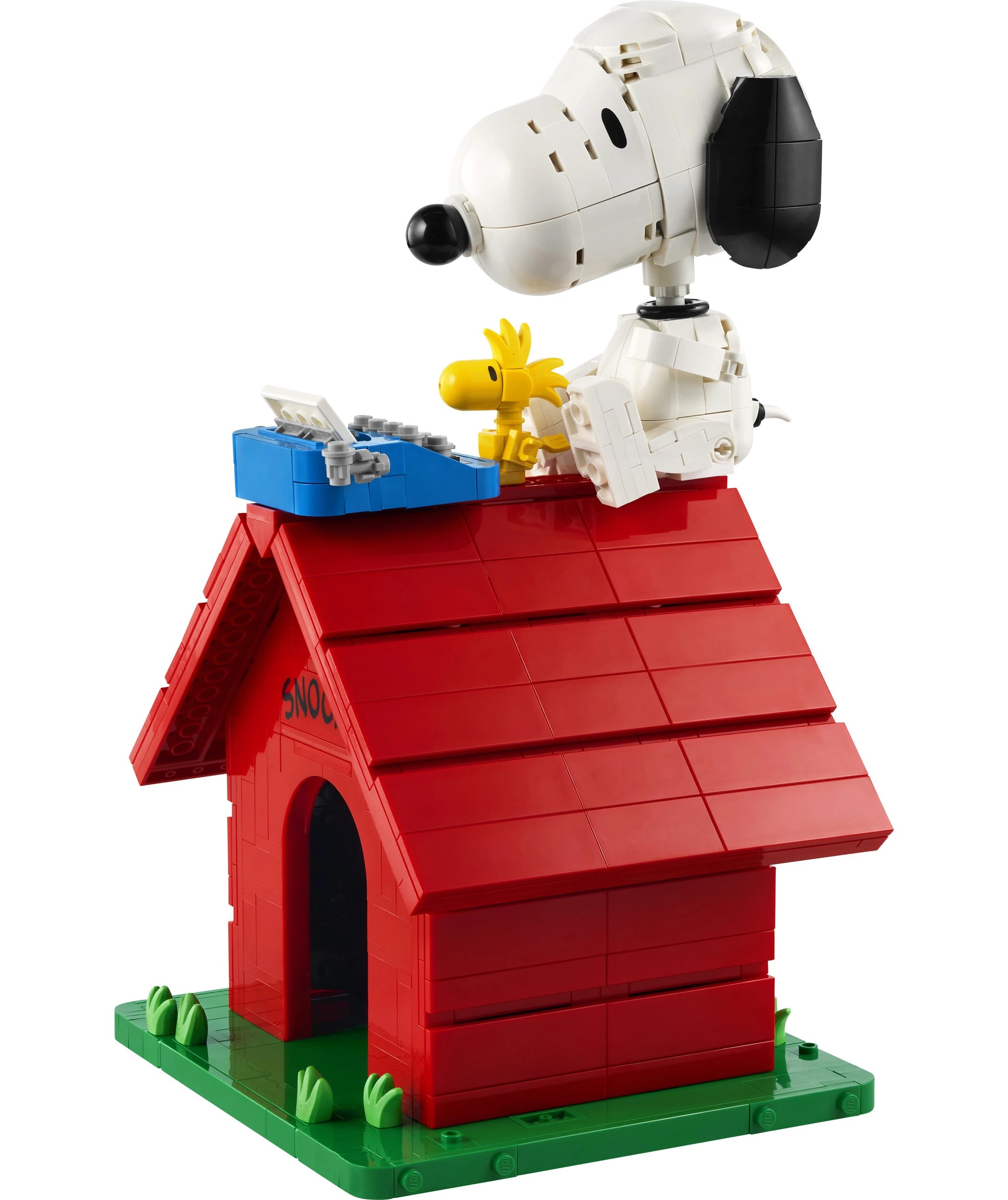 2 LEGO Ideas Peanuts: Snoopy's Doghouse 21368, 2 of 9