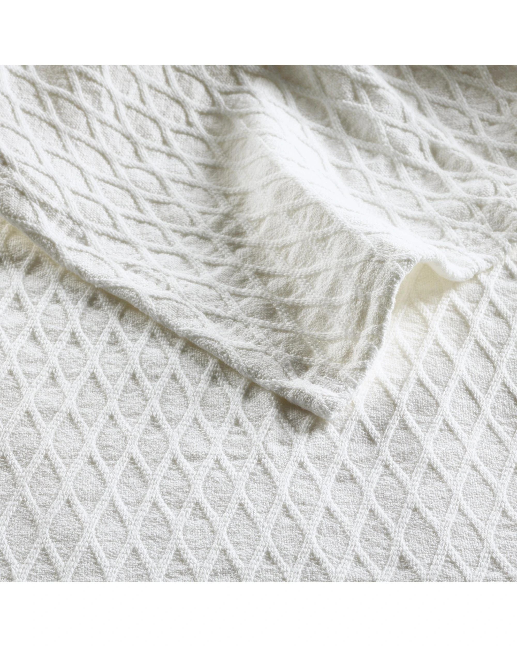 2 Bianca Bedding Gosford Cotton Blanket, White — 250 x 240 cm (Queen/King)
 - Queen Bed
 - white, 2 of 2