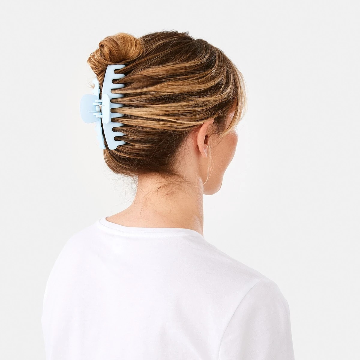 3 2 Pack Blue and Clear Barrel Claw Hair Clips, 3 of 4