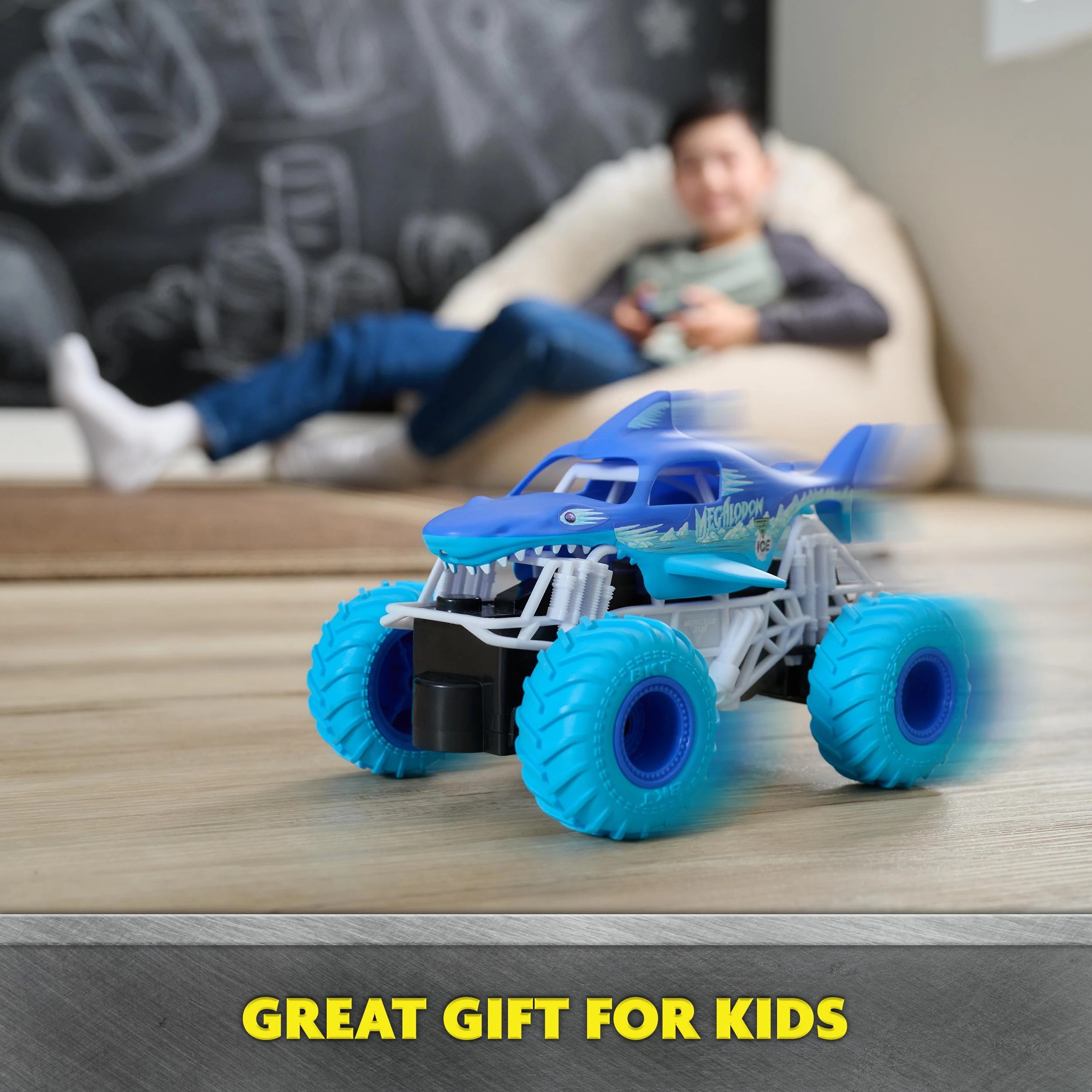 6 Monster Jam Megalodon Ice 1:24 RC, 6 of 6