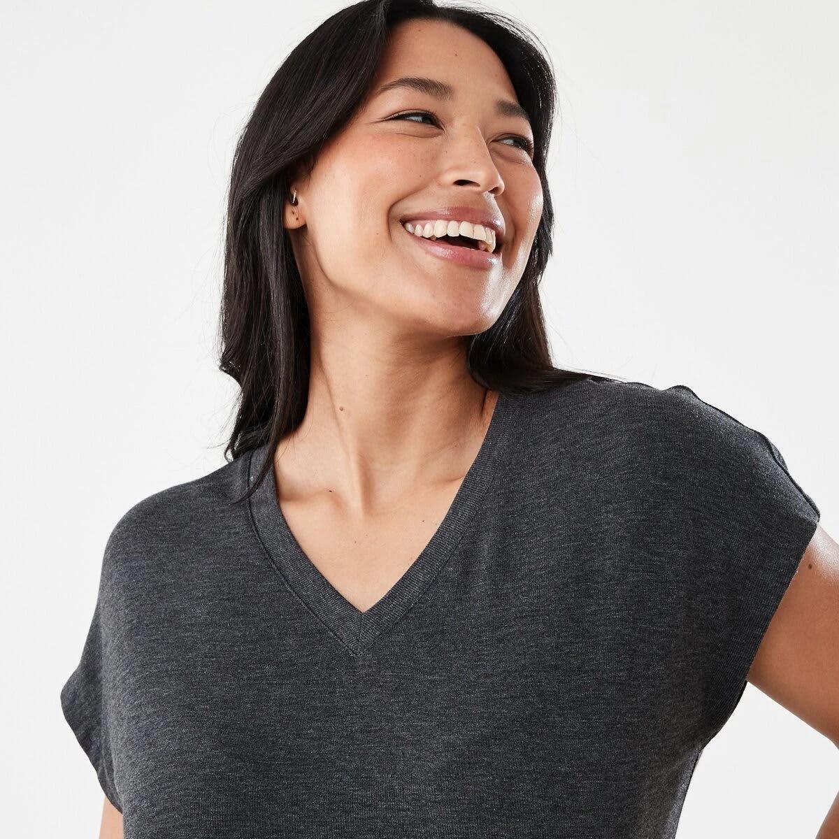 4 Short Sleeve Warm Handle V-Neck Top Gry Chmrle, 4 of 5