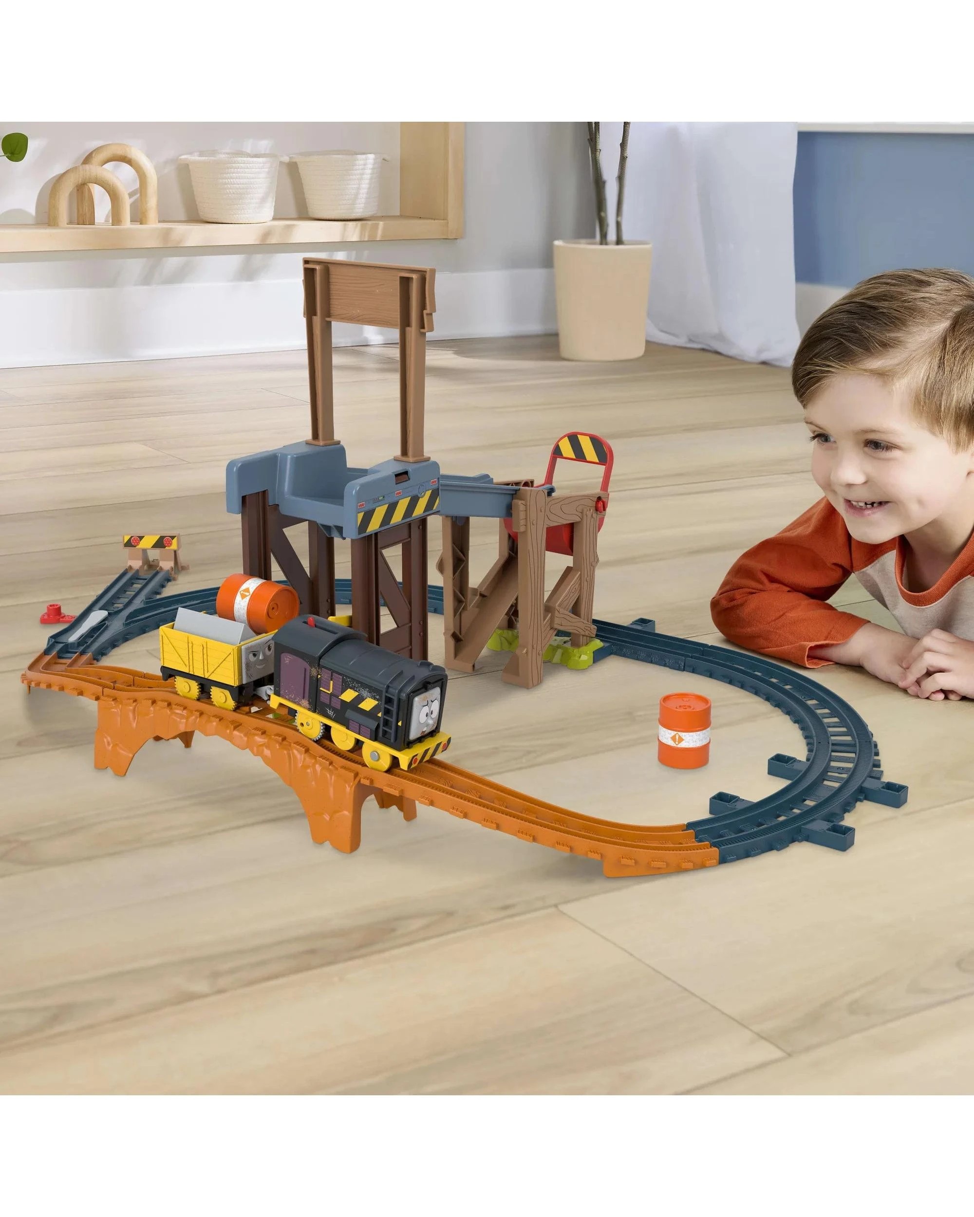 7 Fisher-Price Thomas and Friends Diesel's Lift and Load Construction Set, 7 of 9