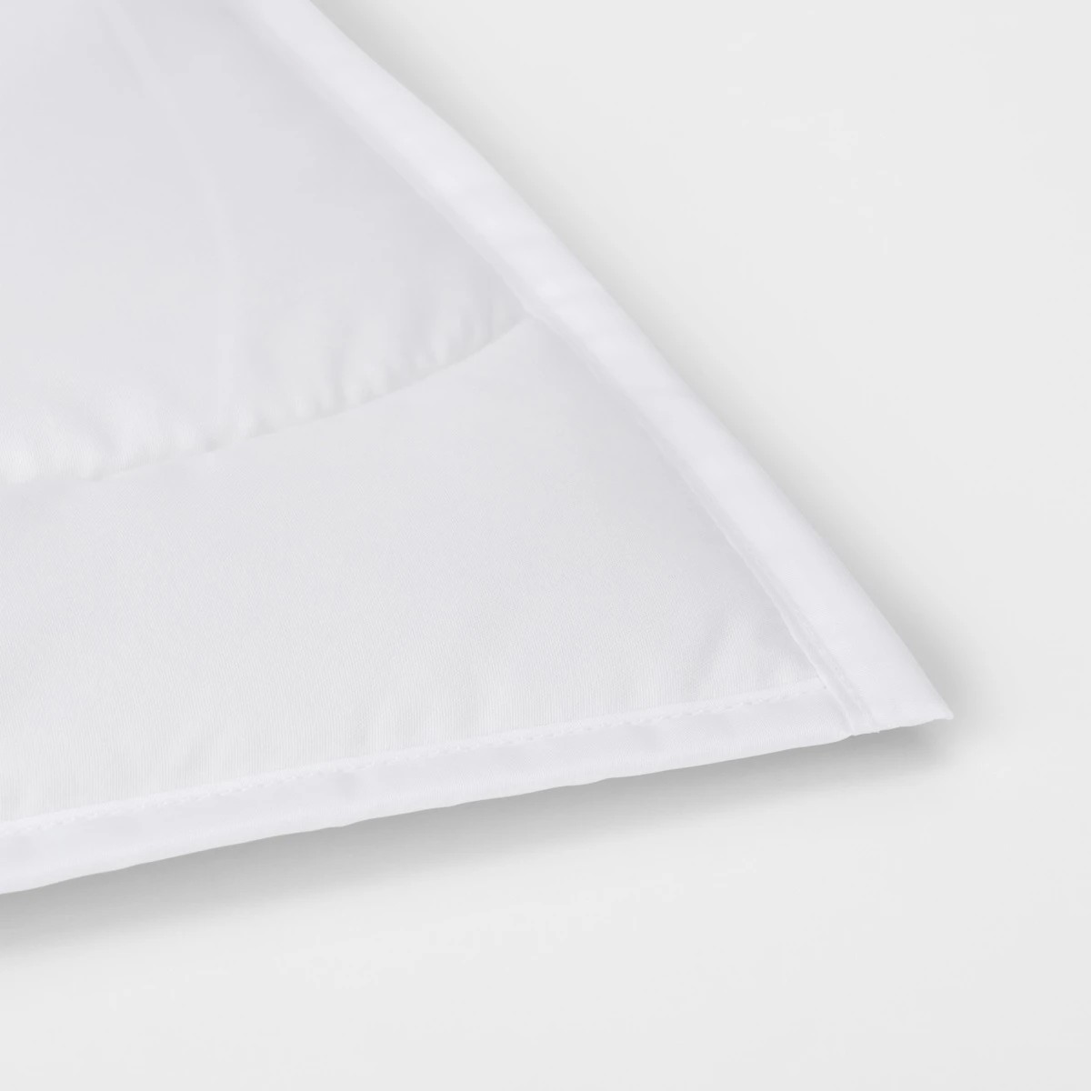 4 Anti Stain and Allergy Sensitive Quilt - King Bed, White, 4 of 6