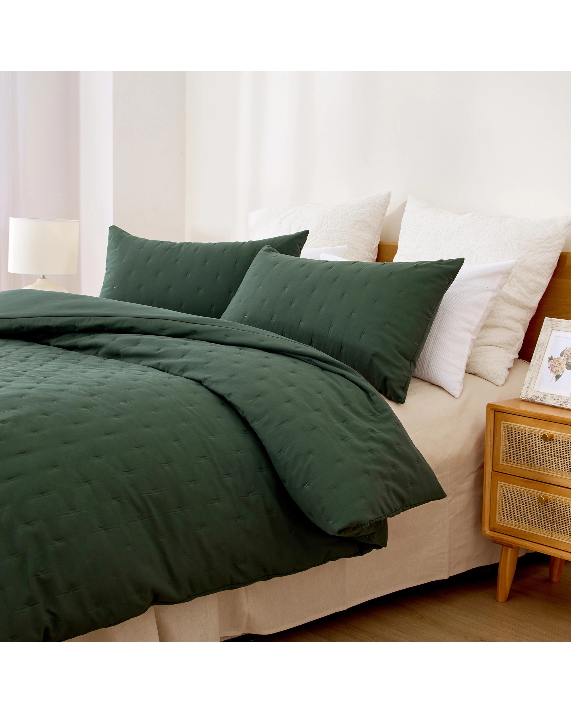 3 Dreamaker Ormond Quilted Quilt Cover Set King Single Bed - King Single Bed - Forest Green, 3 of 9