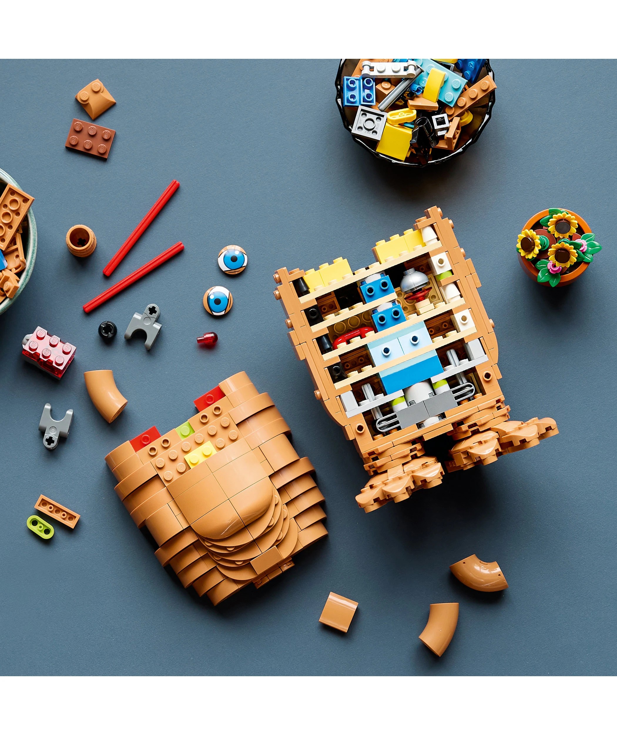 2 LEGO Ideas E.T. the Extra-Terrestrial 21370, 2 of 5