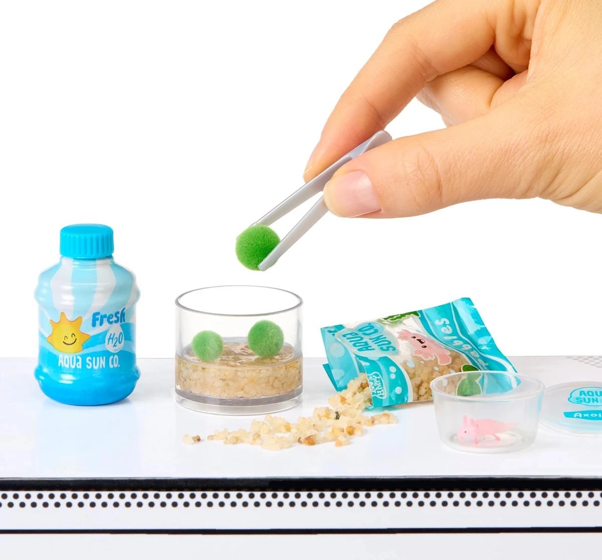 4 MGA's Miniverse: Make It Mini Animals - Assorted, 4 of 6