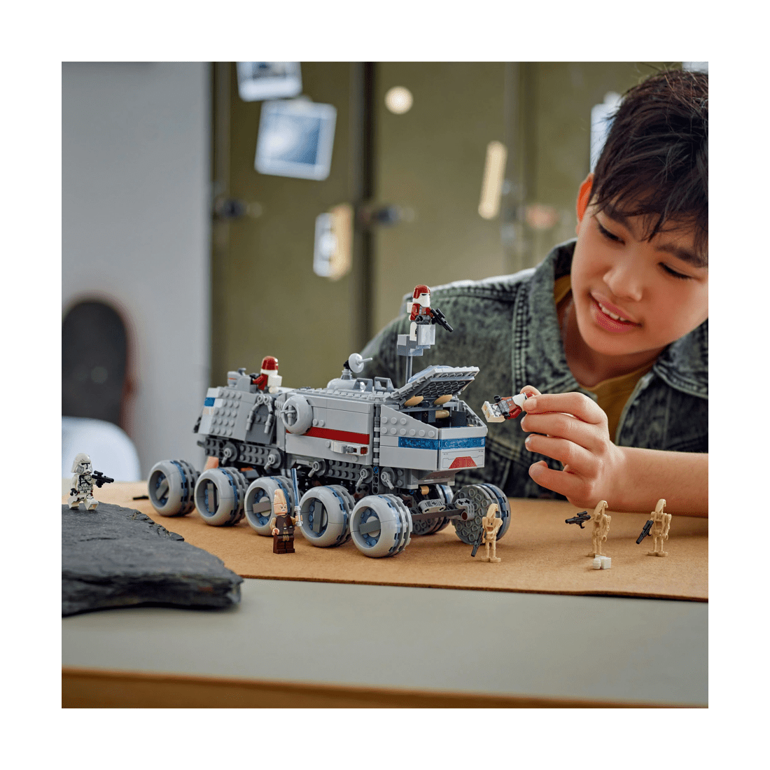 8 LEGO Star Wars Republic Juggernaut 75413, 8 of 10