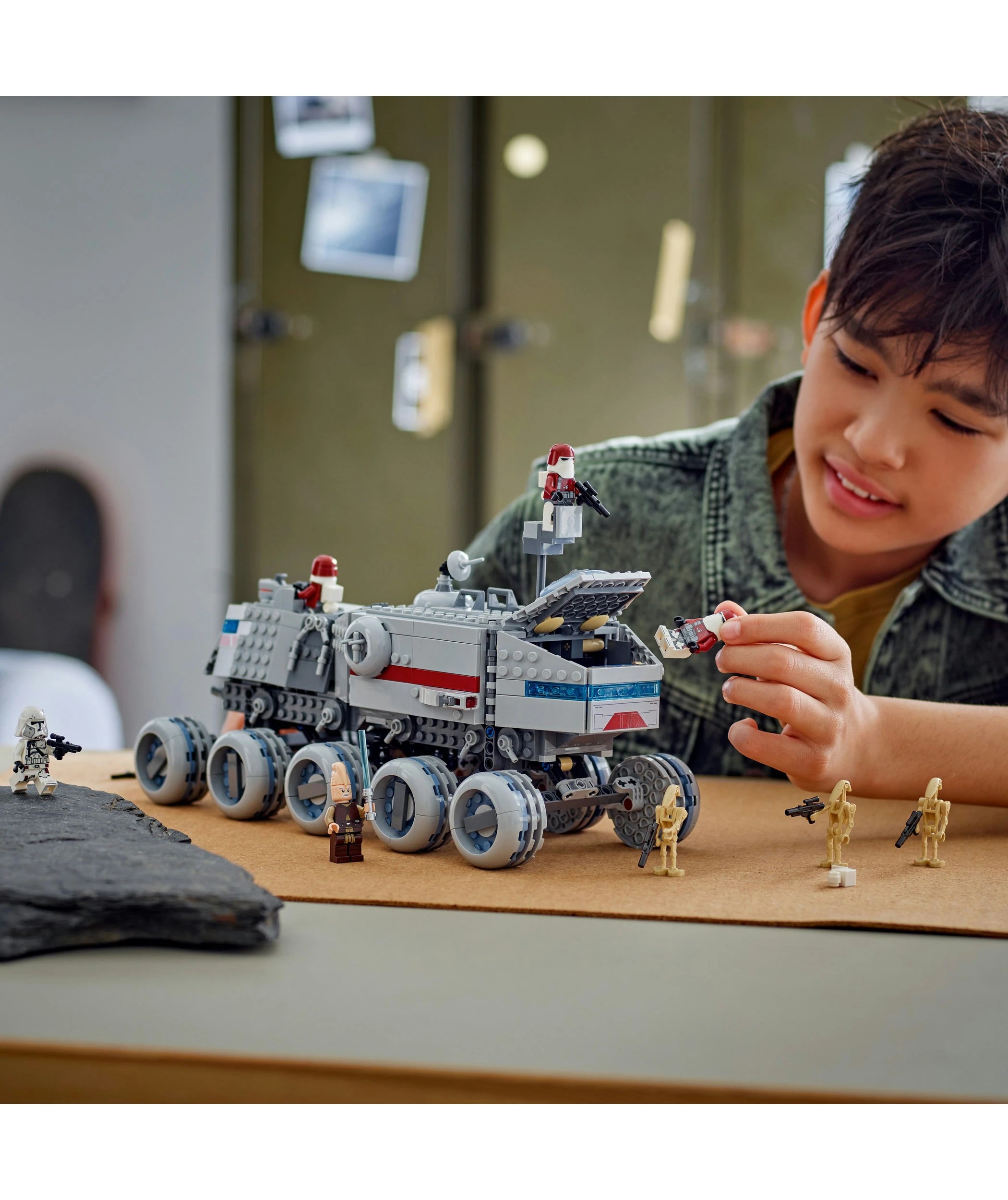 8 LEGO Star Wars Republic Juggernaut 75413, 8 of 10