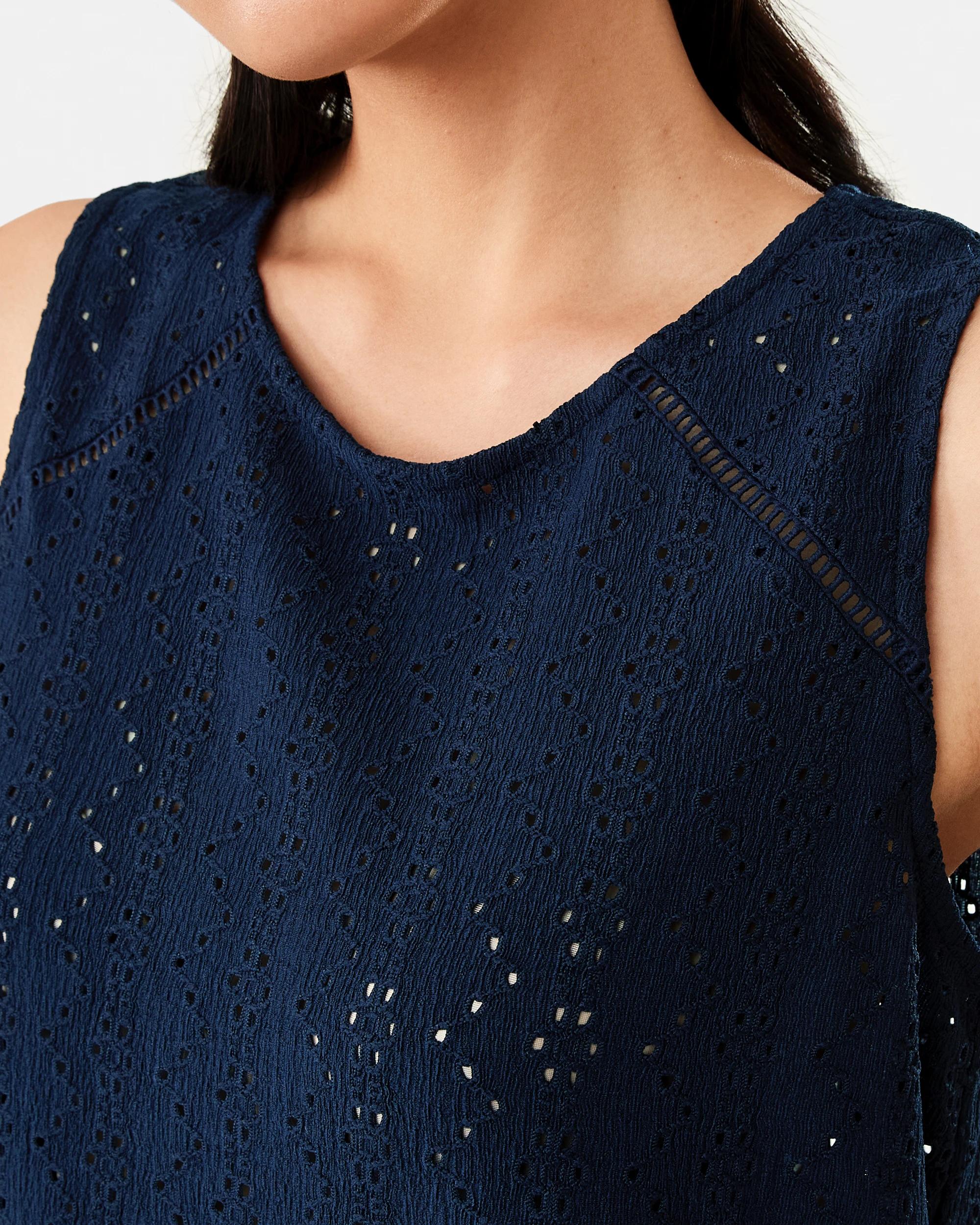 5 Sleeveless Broderie Detail Top Blu Pcoat, 5 of 6