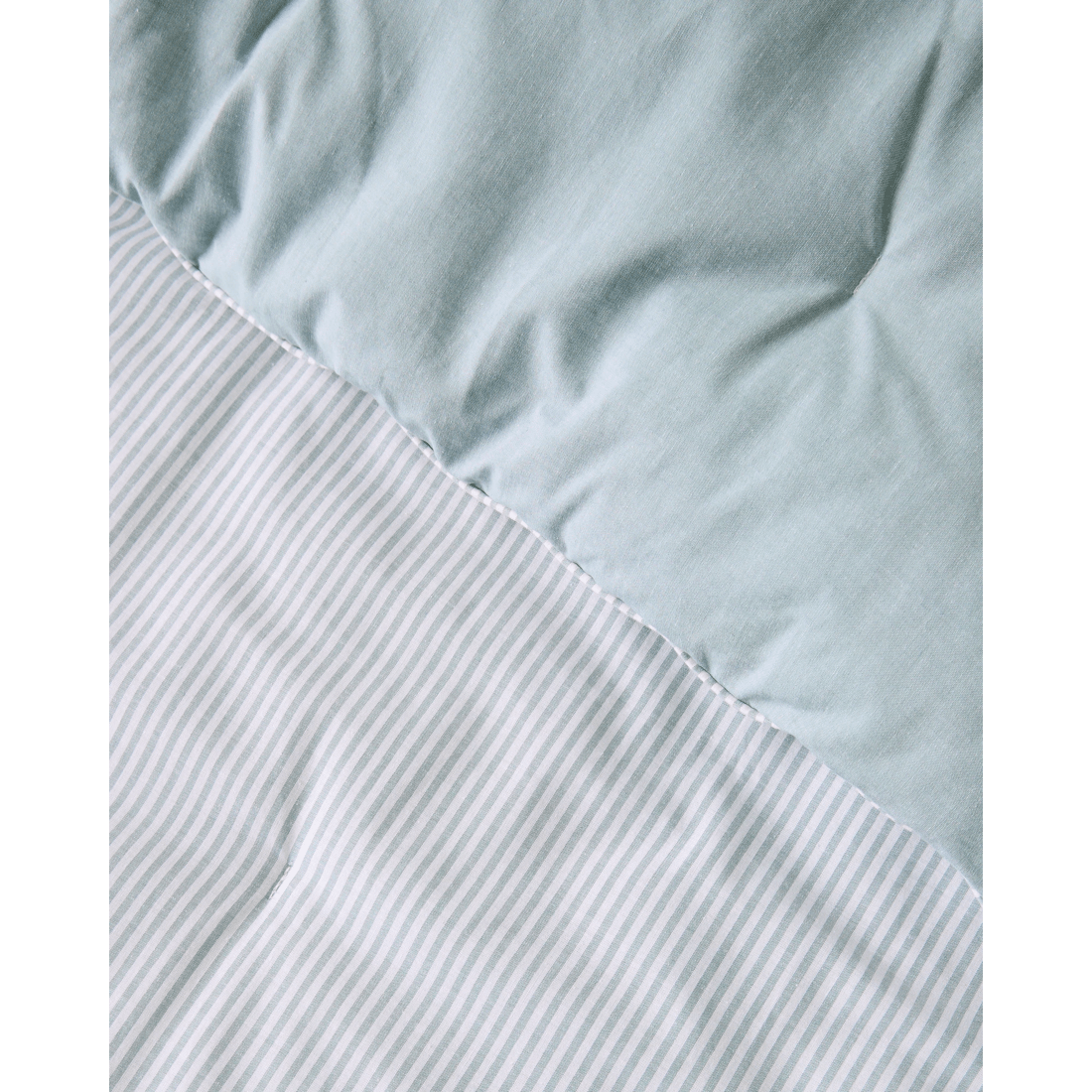 3 Target Hampton Stripe Comforter Set
 - Queen Bed
 - Green, 3 of 3