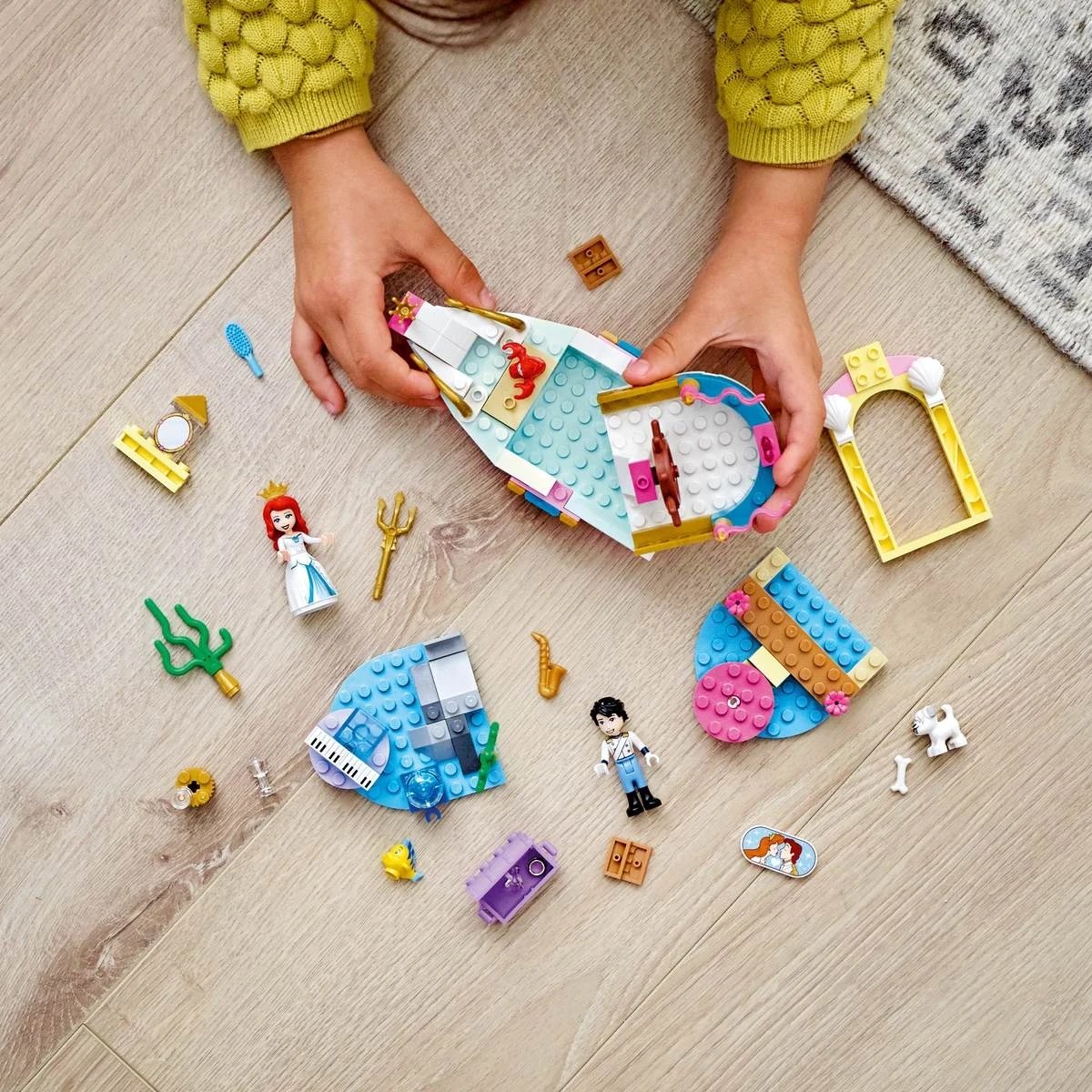 8 LEGO Disney Princess Ariel’s Celebration Boat 43191, 8 of 10