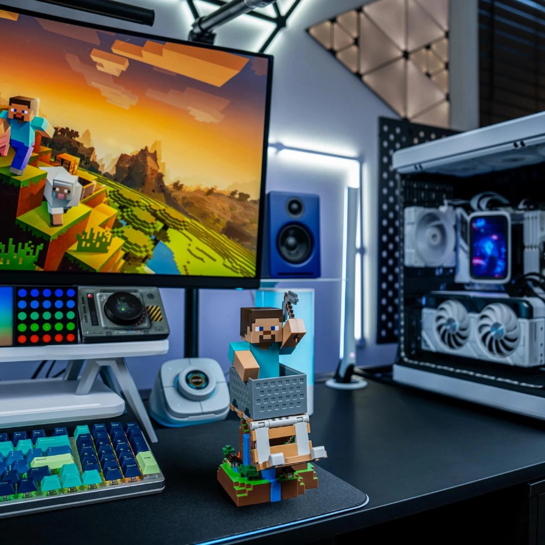 5 Cable Guys Controller Holder - Minecraft: Steve Cable Guy R.E.S.T - Blue, 5 of 6