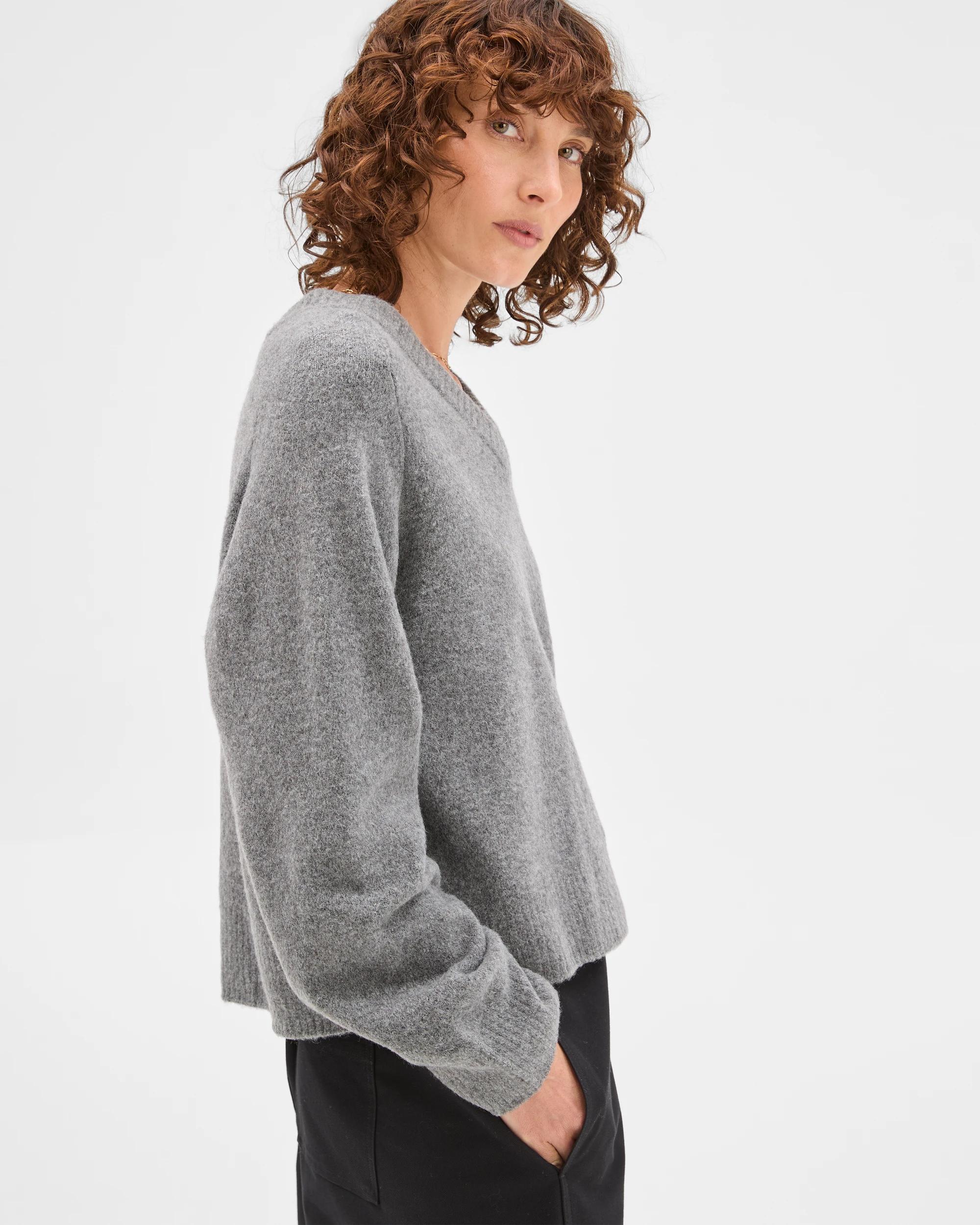4 Target Woman Super Soft High V-Neck Jumper DARK GREY MARLE, 4 of 6