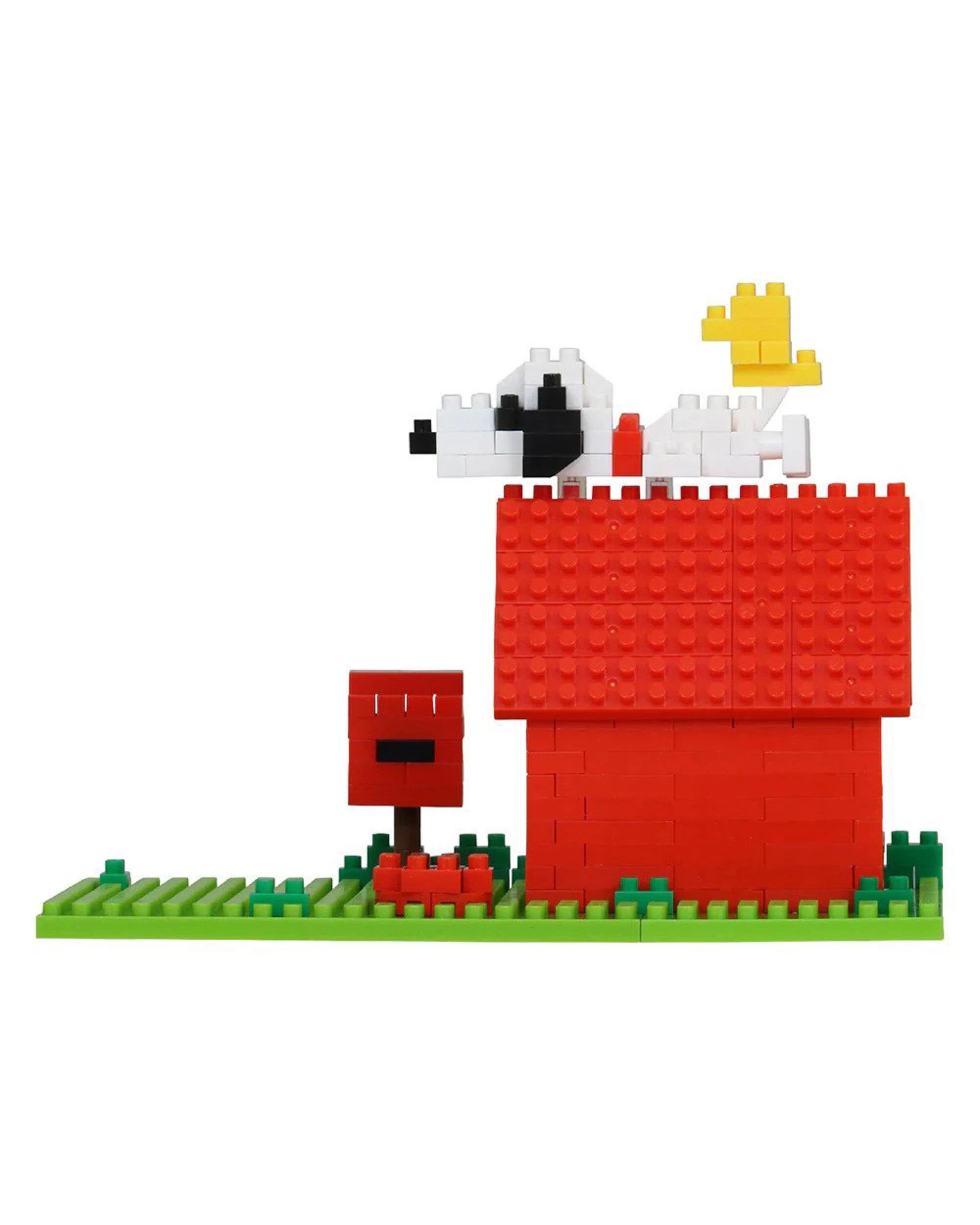 4 Nanoblock Peanuts Snoopy House, 4 of 4