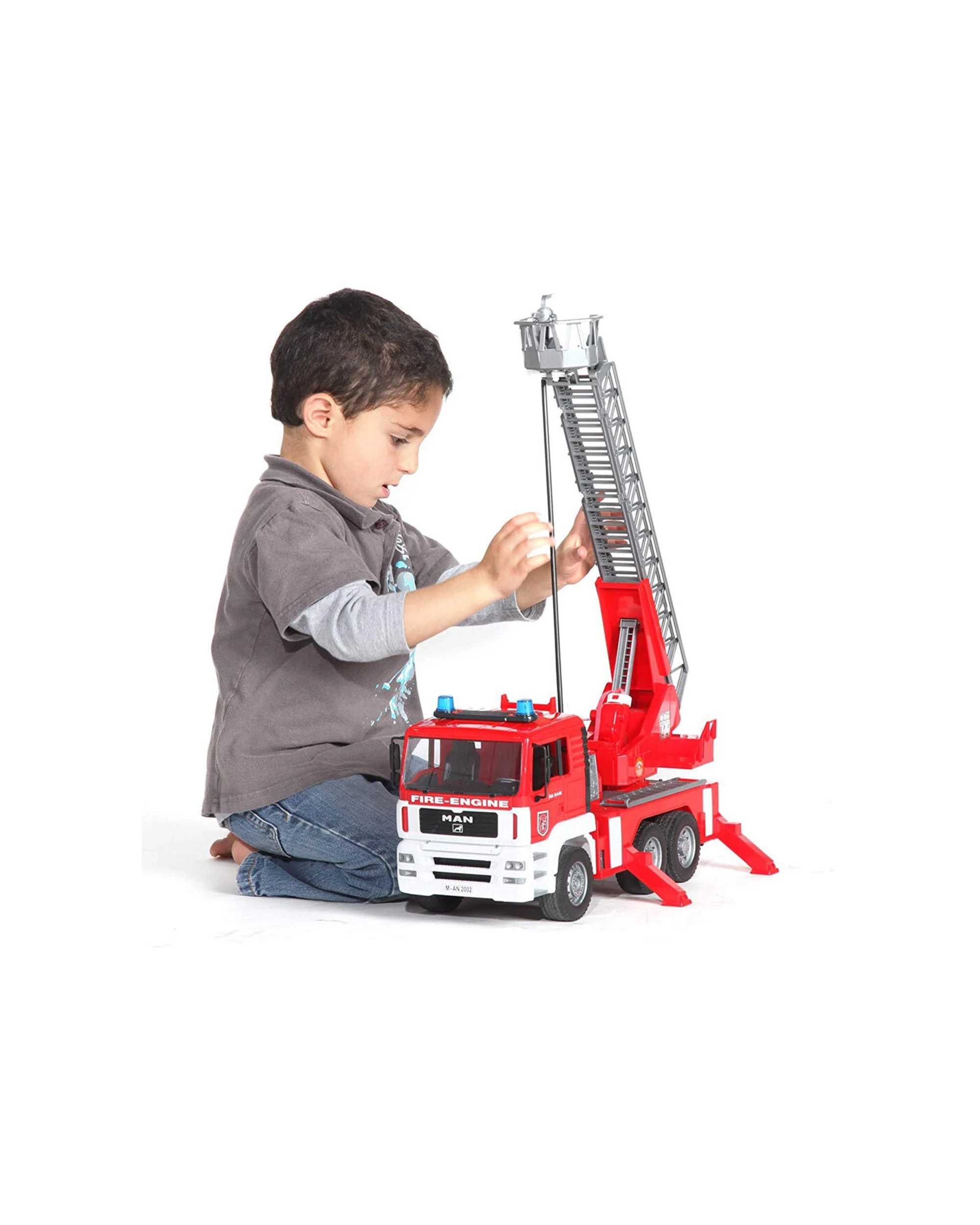 3 Bruder 1:16 47cm Fire Engine Truck With Water Pump Light Sound Toy 4 Years+ - Red, 3 of 4