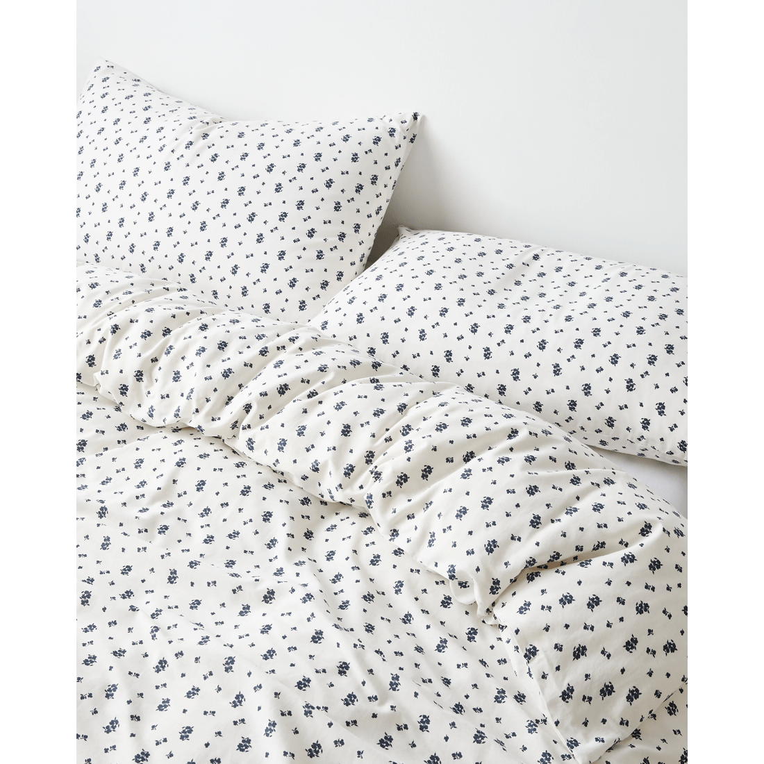 2 Target Kaylee Floral Australian Cotton Quilt Cover Set
 - King Bed
 - White, 2 of 3