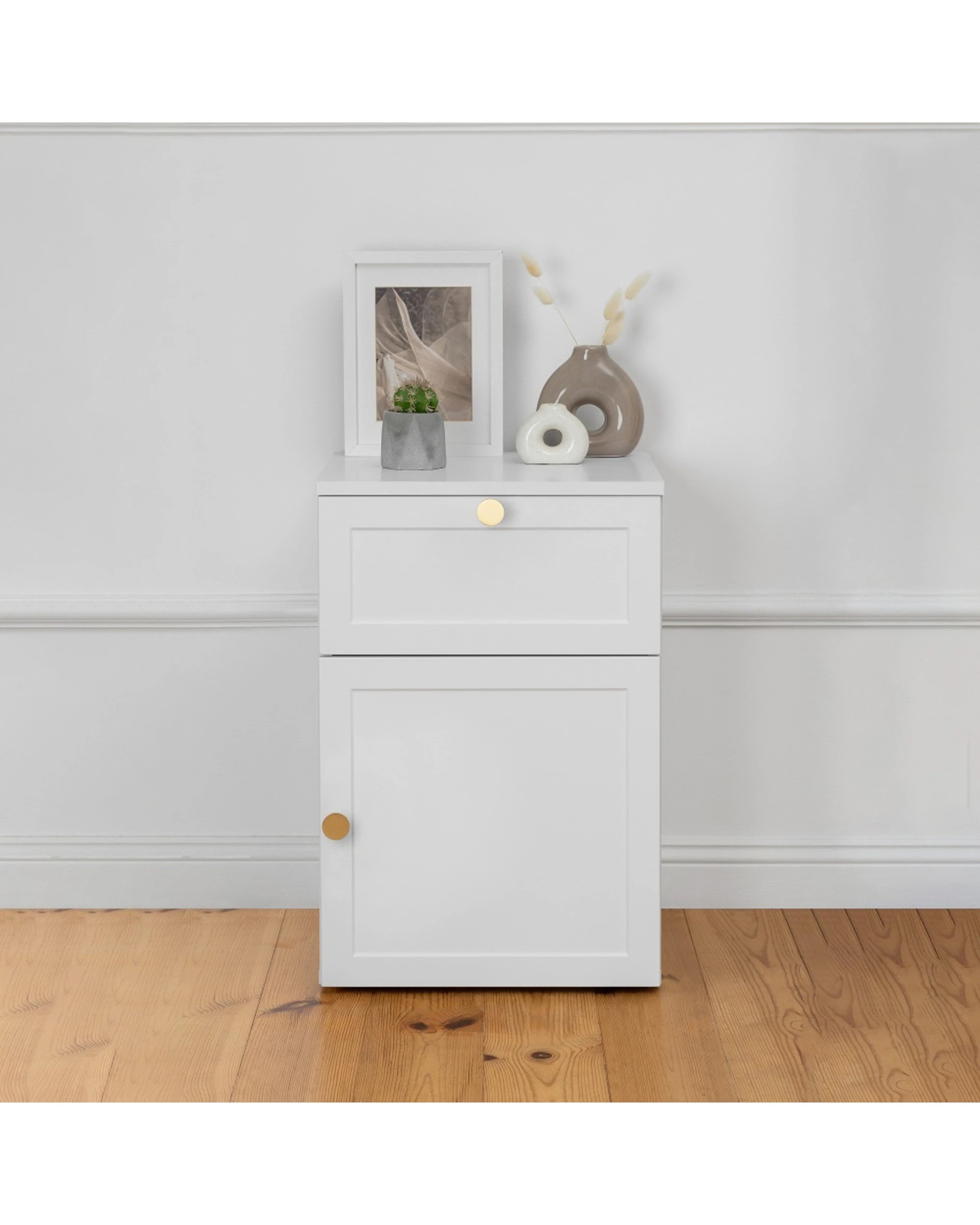 2 European Cabinetry Porto Hamptons Bedside Table Brass Round Handle - White, 2 of 4