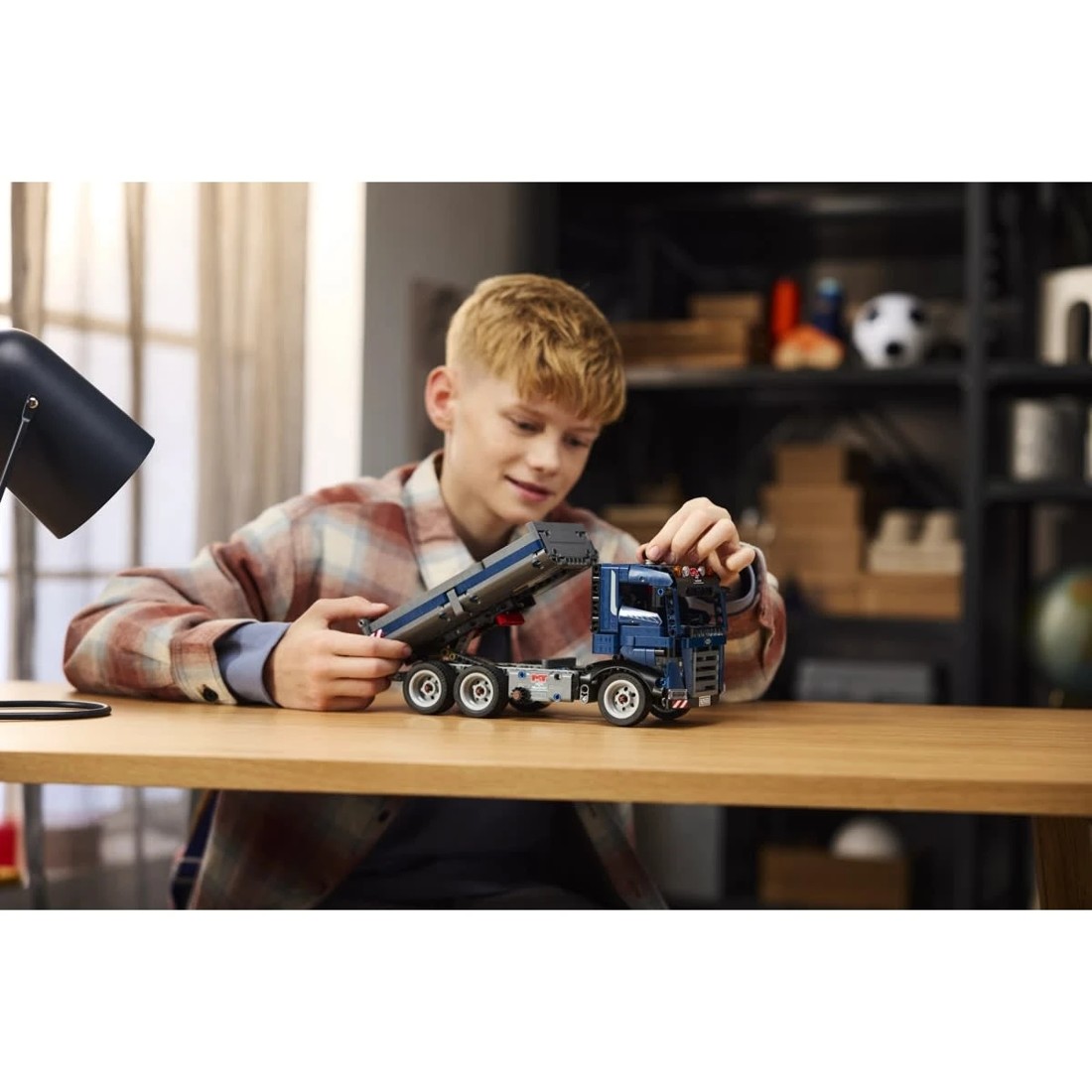 6 LEGO Technic Tipping Dump Truck 42203, 6 of 9