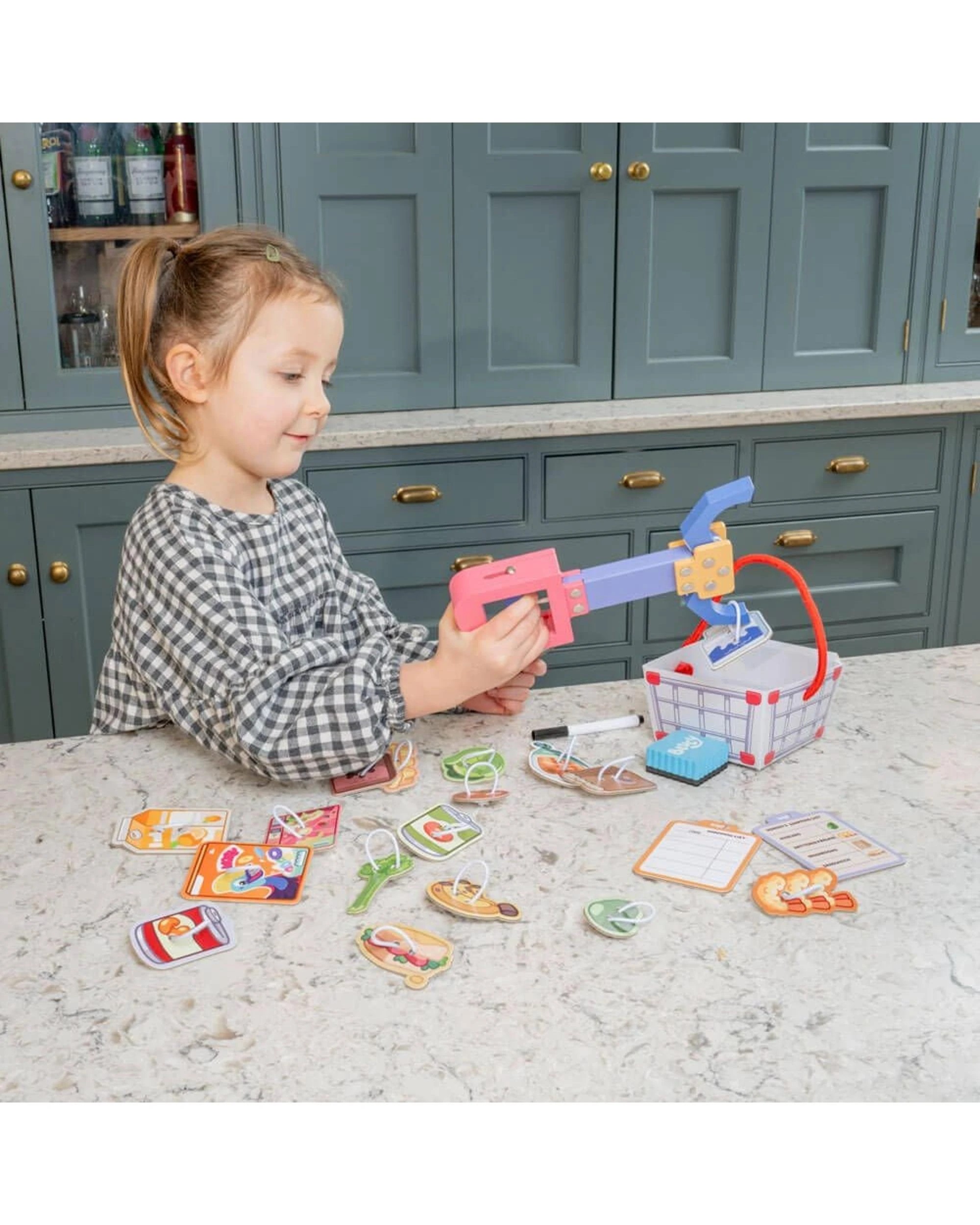 6 Bluey Wooden Grannies Shopping Set and Game, 6 of 6