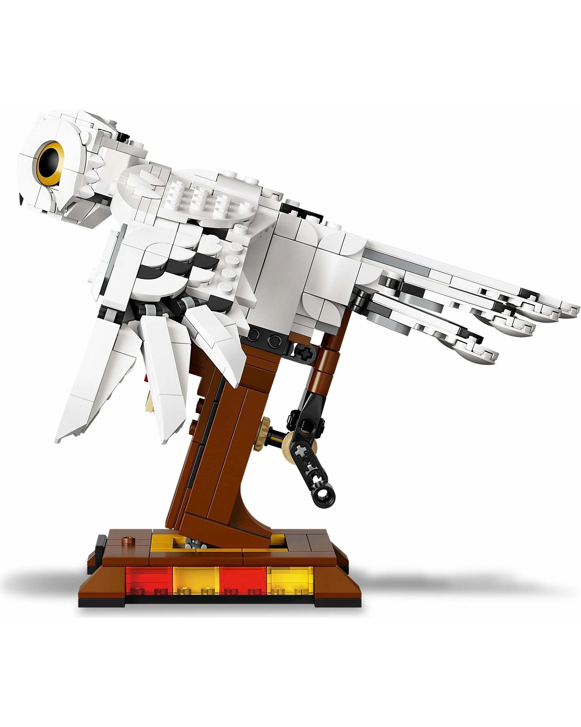 5 LEGO 75979 Hedwig Owl with Moving Wings, 5 of 5