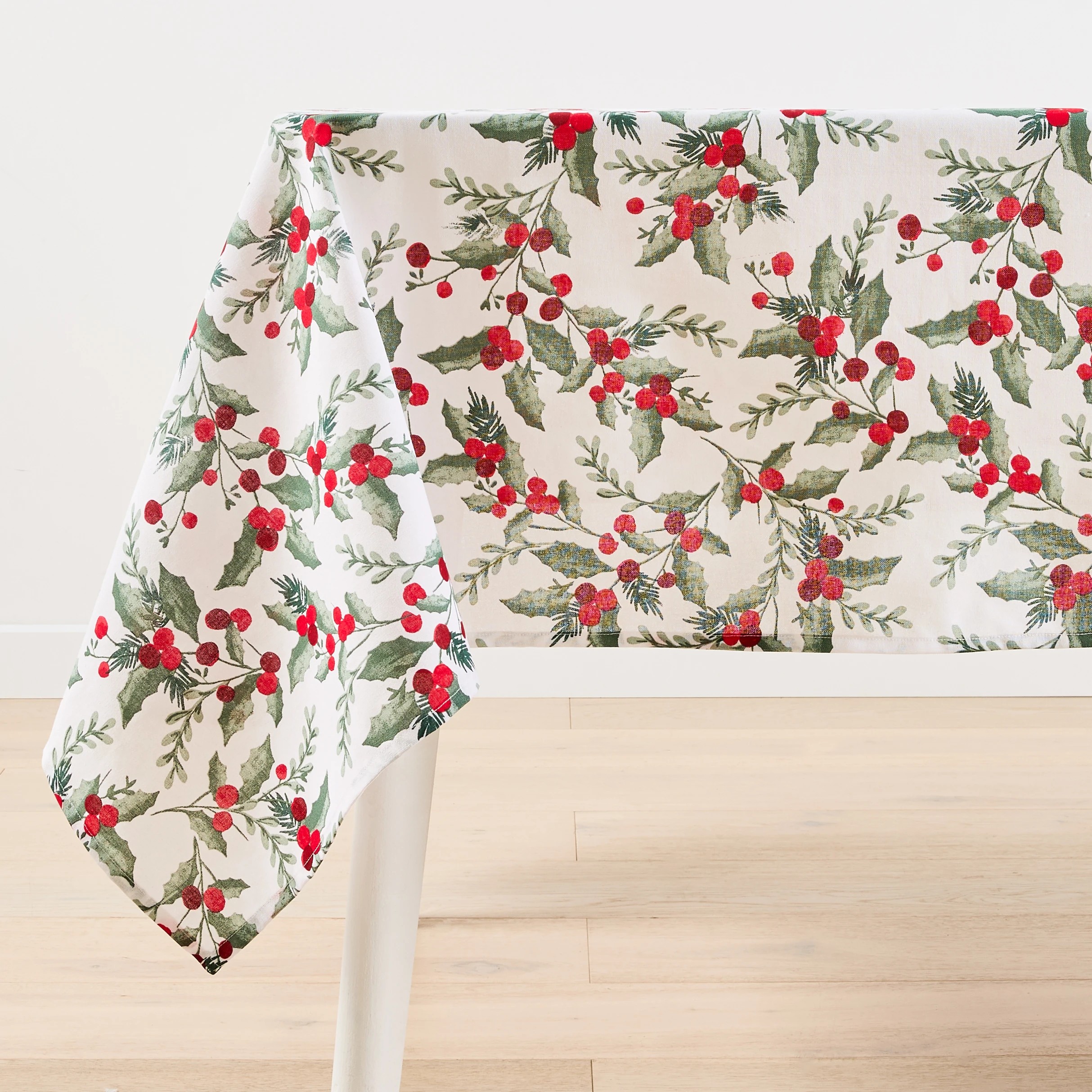 3 Traditional Holly Tablecloth, 3 of 6