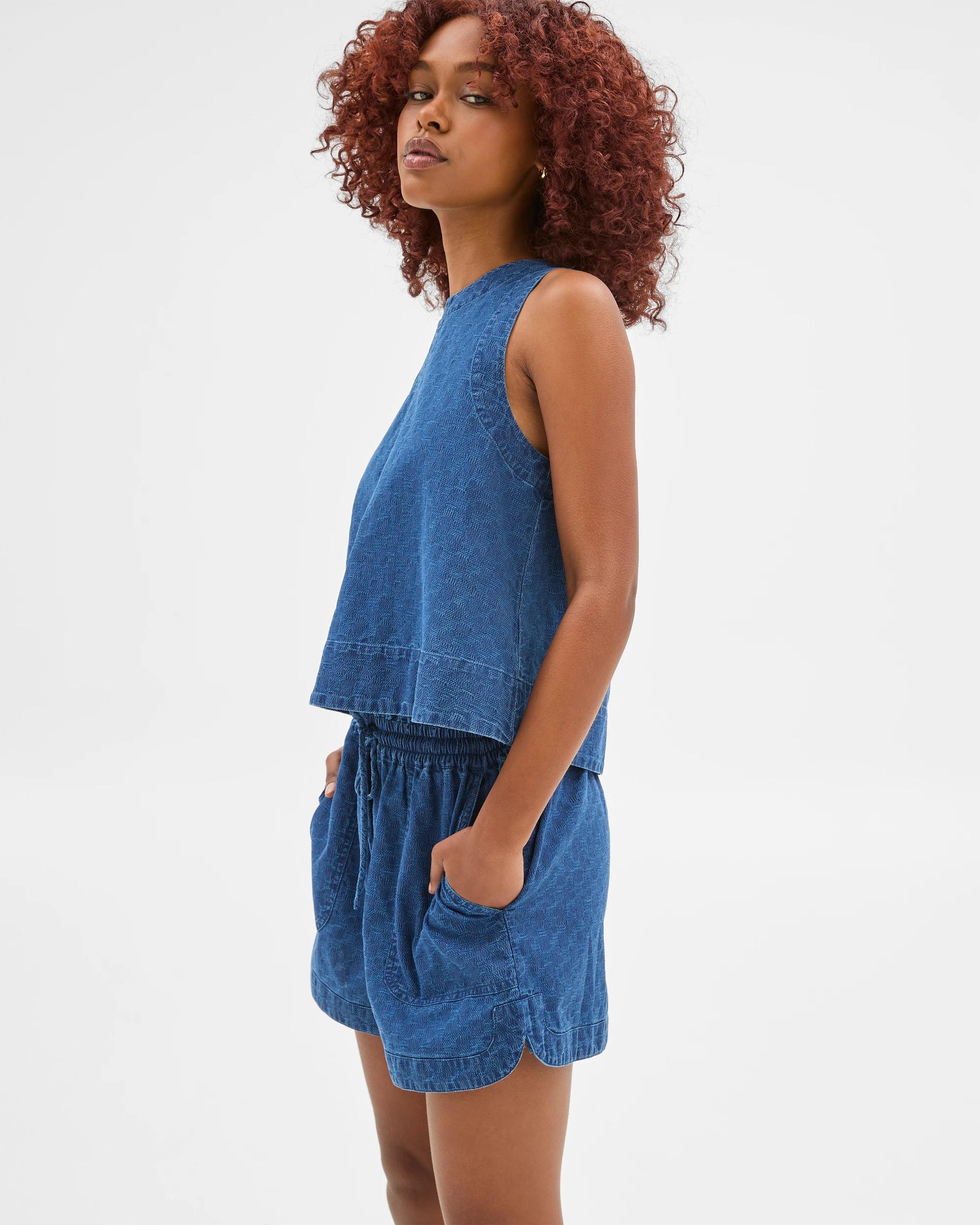 2 Target Petites Textured Pull On Shorts CHAMBRAY, 2 of 5