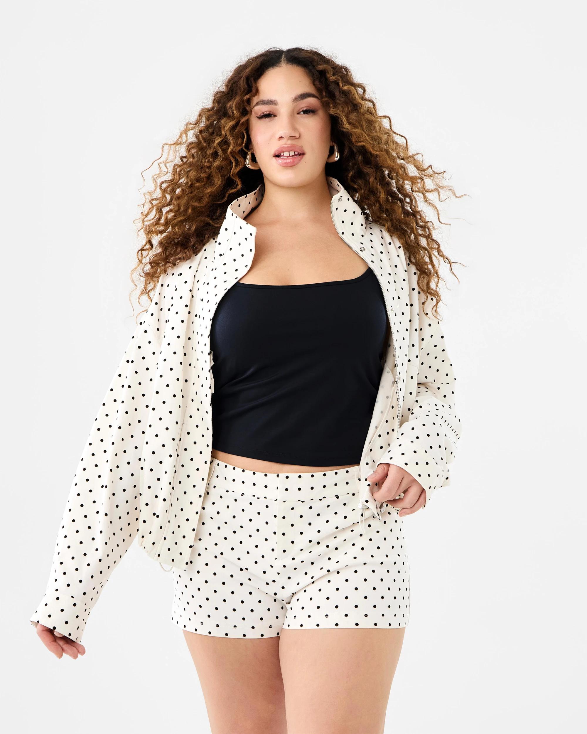 8 Spot Tailored Shorts White Dot, 8 of 9