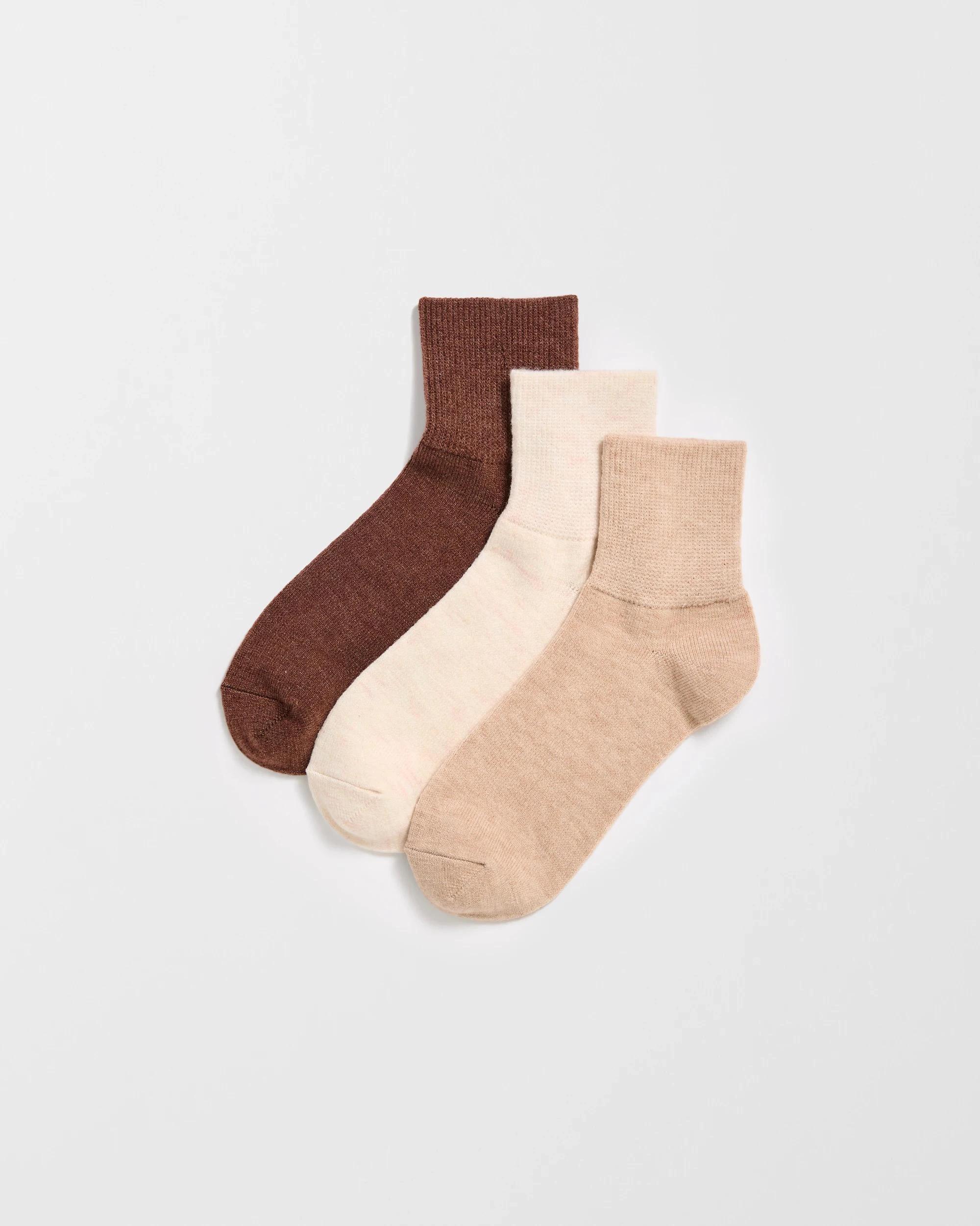 3 Target Woman 3 Pack Quarter Crew Wool Socks NEUTRAL, 3 of 3