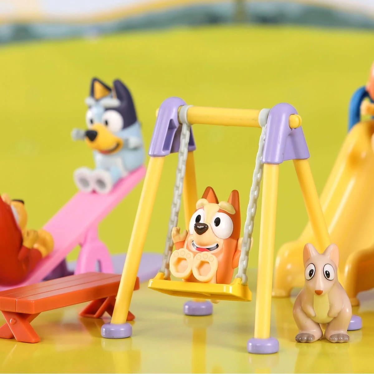 8 Bluey Deluxe Playground Playset, 8 of 10