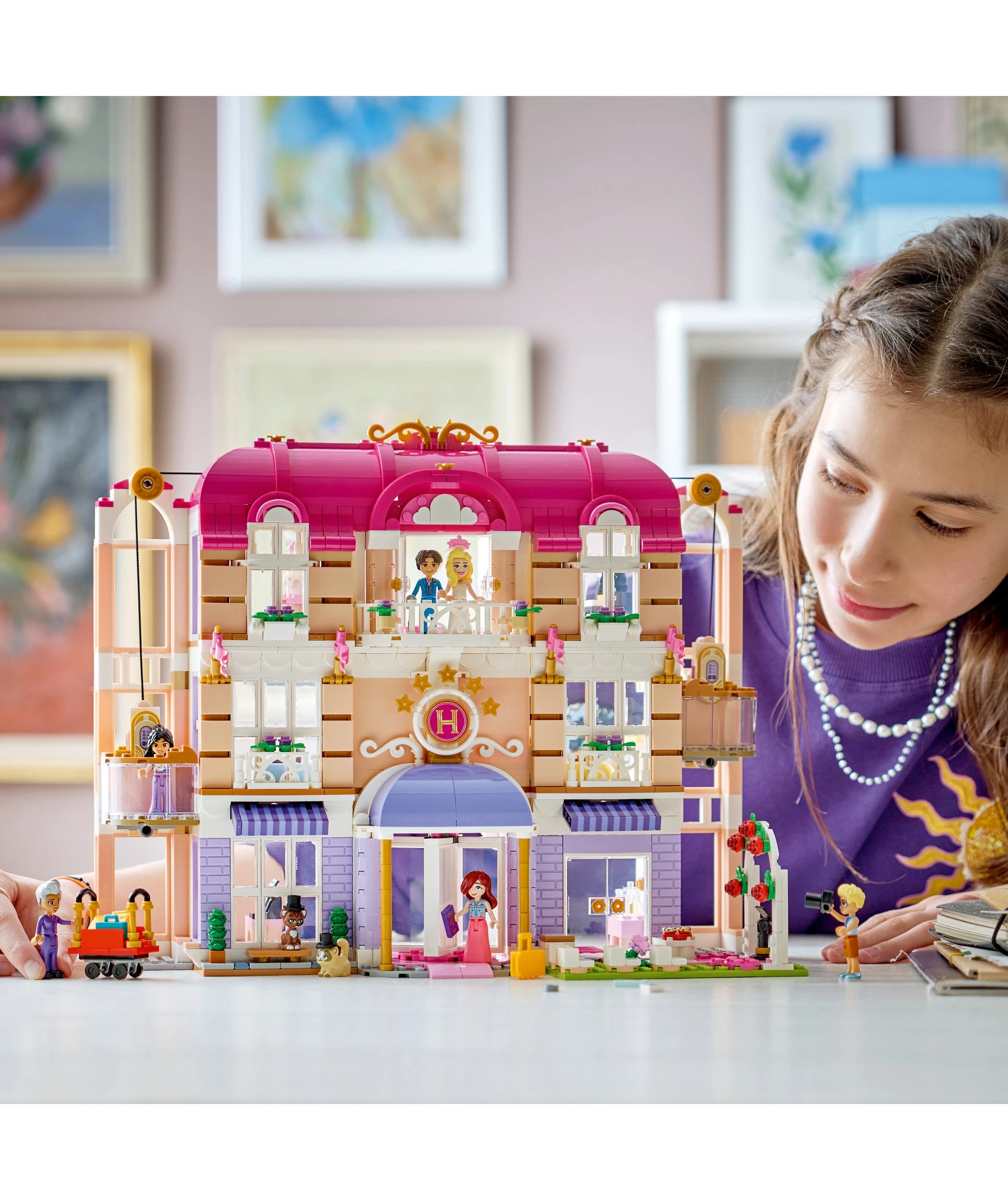 8 LEGO Friends Heartlake City Grand Hotel 42704, 8 of 10