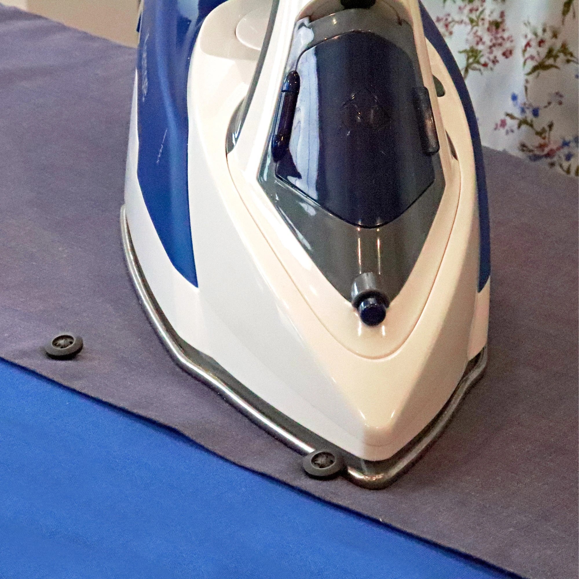 6 Kenmore Clothing Steam Iron (Blue) - White, 6 of 8