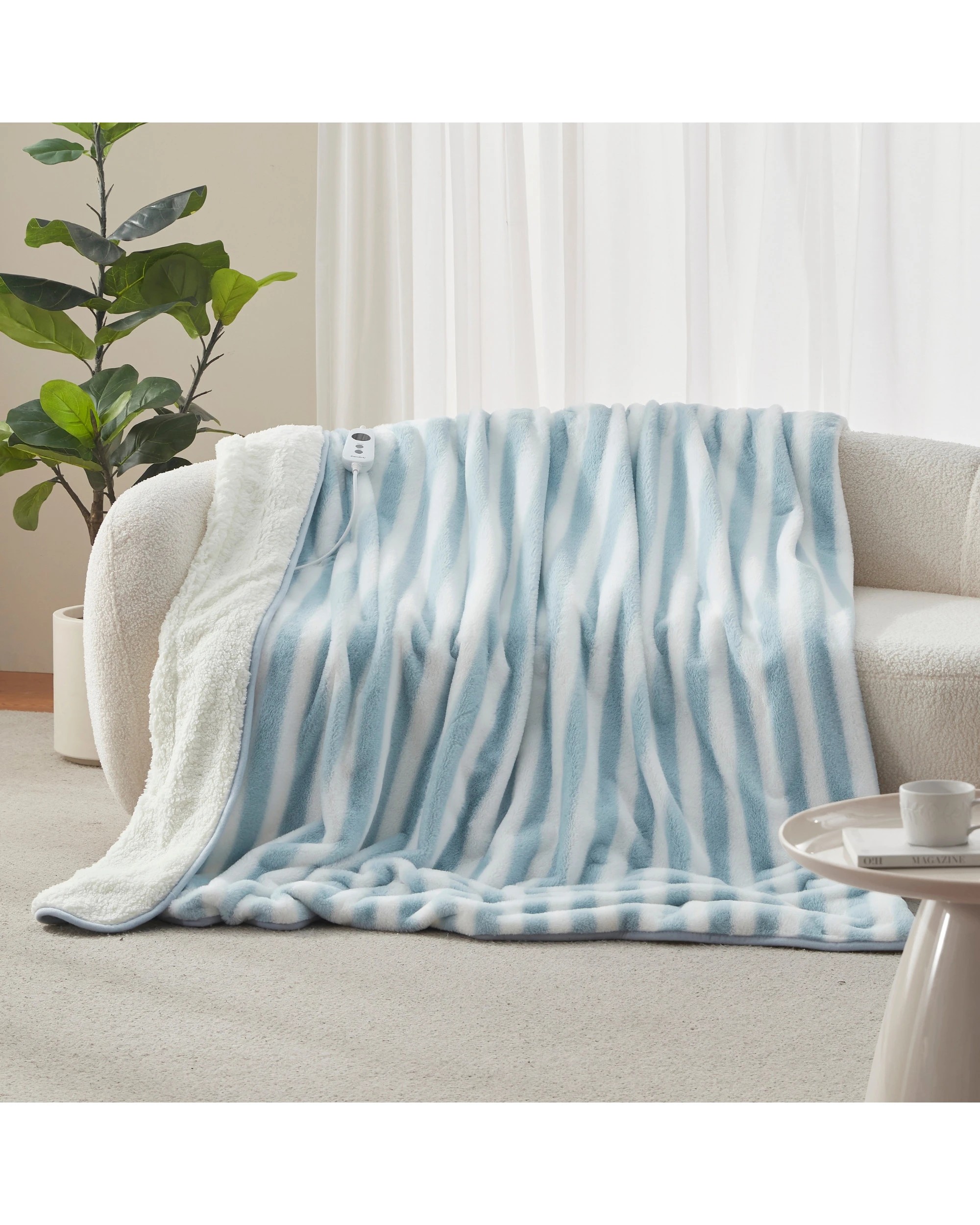 1 Dreamaker Linea Faux Fur Heated Throw 180x200cm - Blue, 1 of 9
