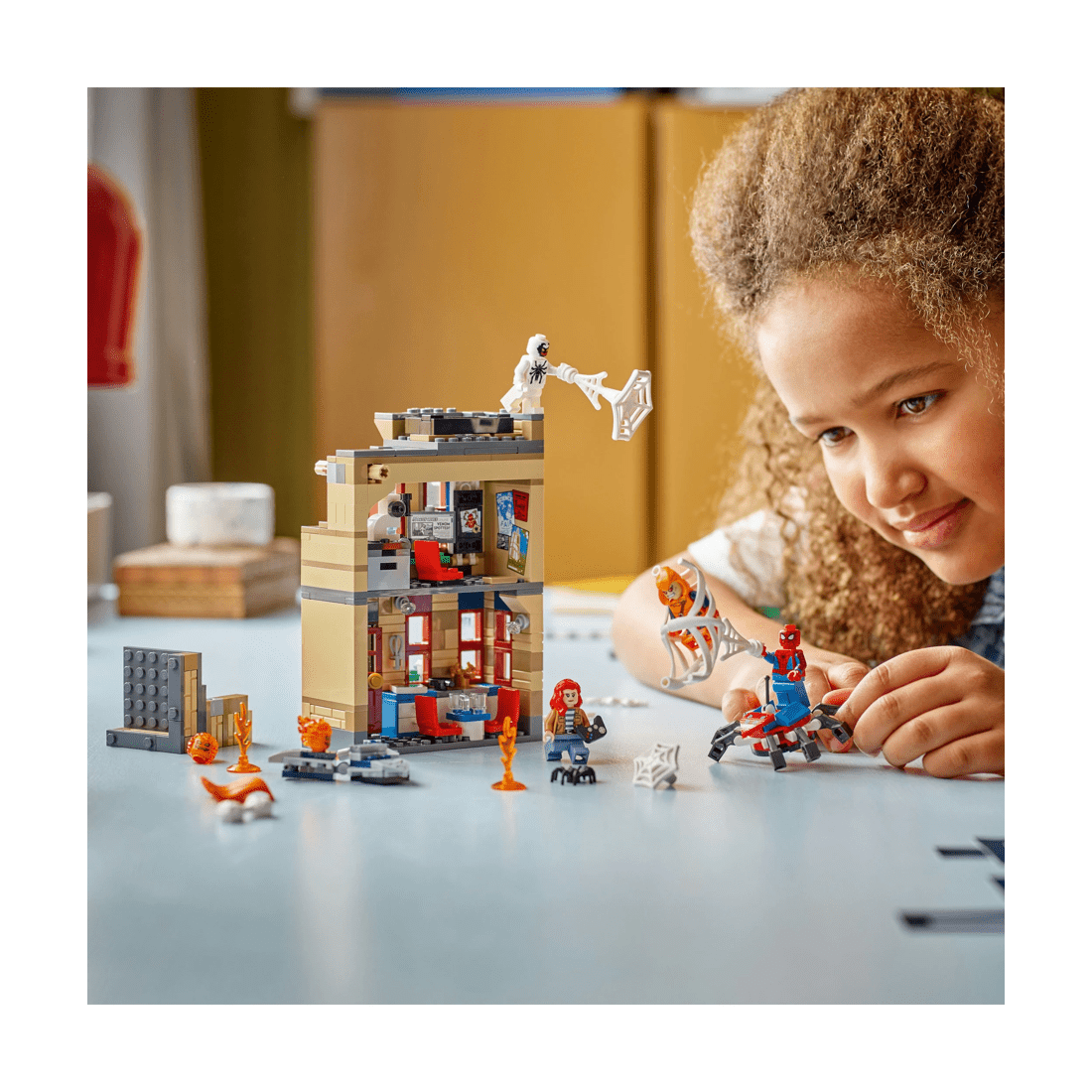 8 LEGO Marvel Super Heroes Peter Parker’s Apartment 76317, 8 of 10