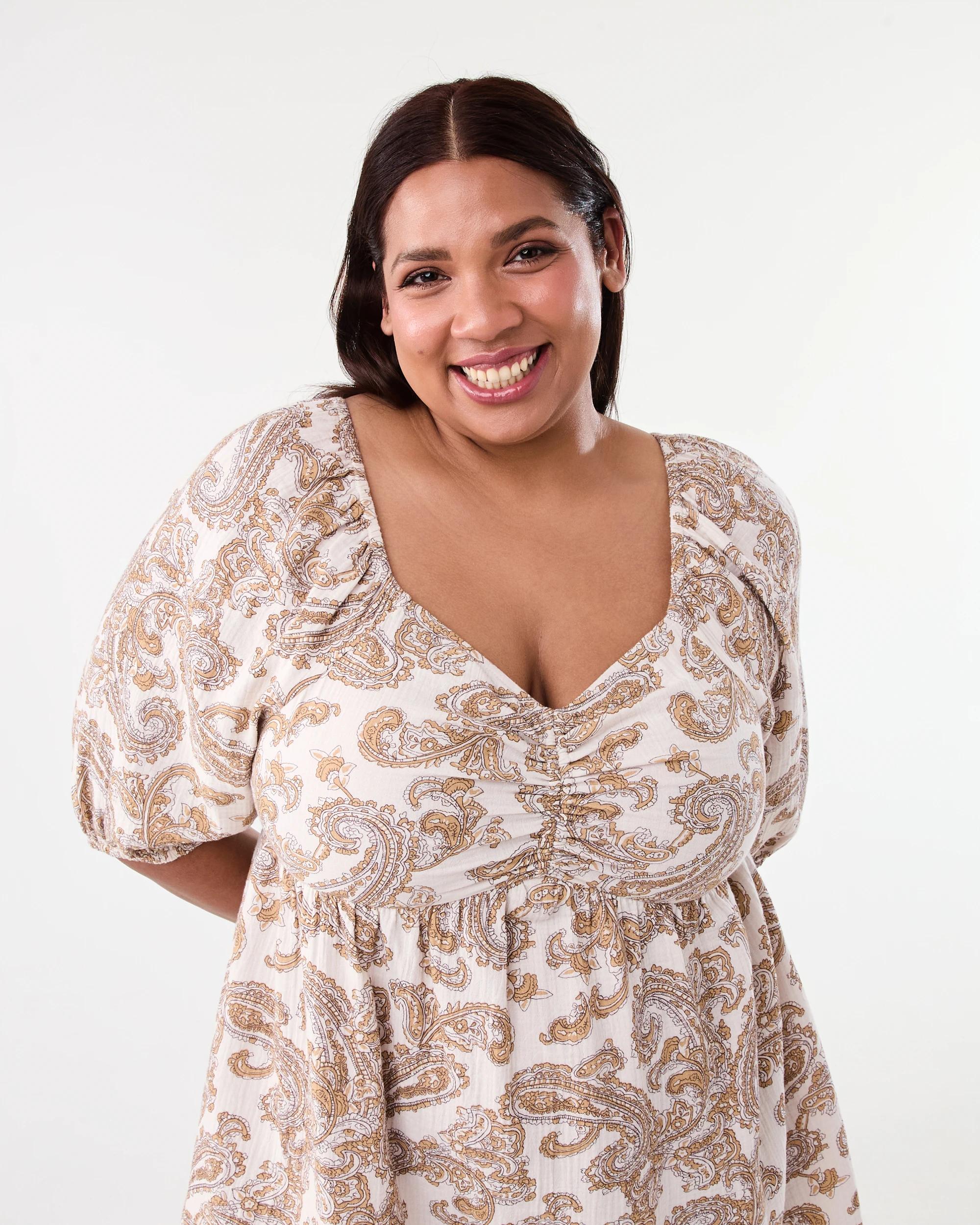 4 Curve Short Sleeve Gathered Front Midi Dress Bge Pais, 4 of 9