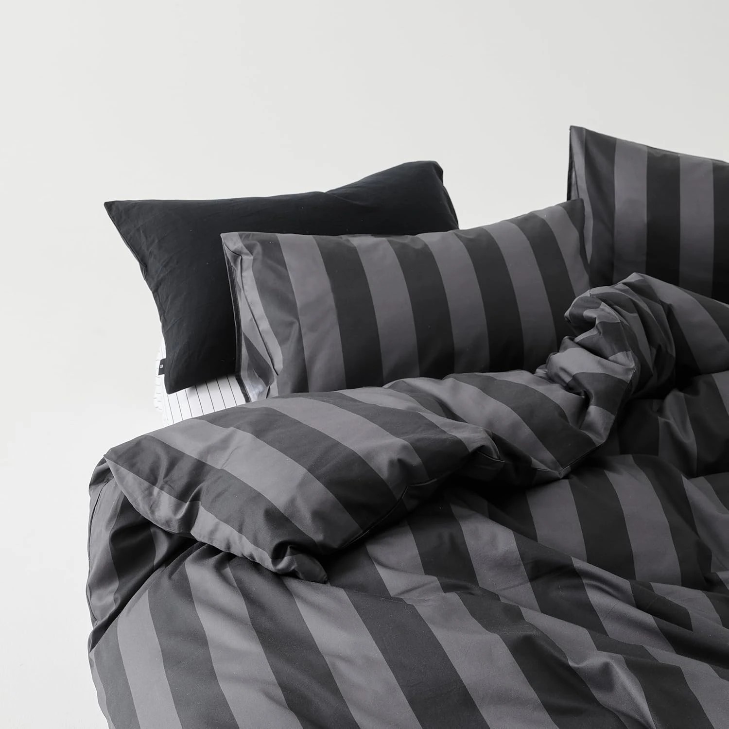 3 Gioia Casa Printed Cotton Reversible Quilt Cover Set - Queen Bed - Harry, 3 of 4