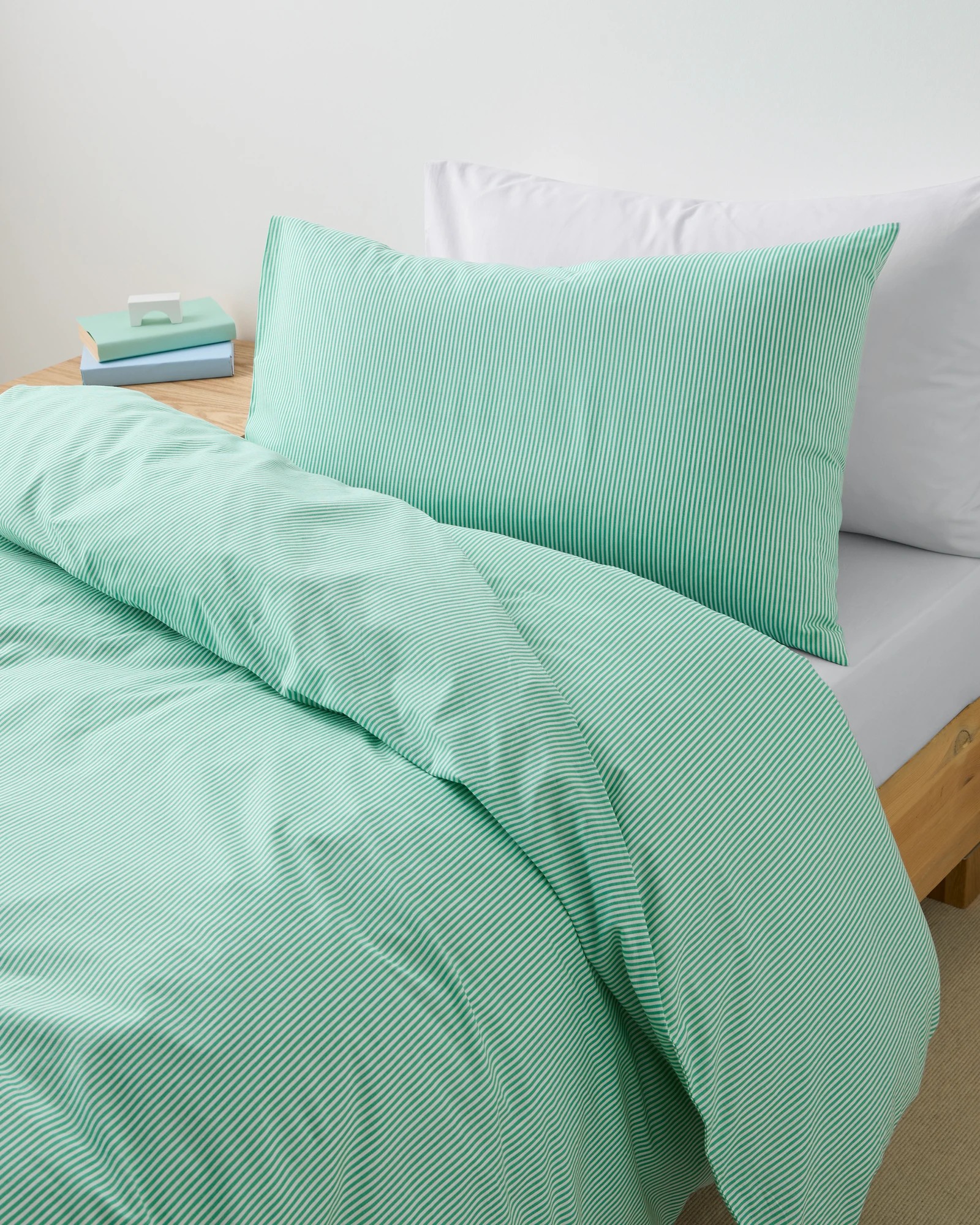 2 Target Cooper Kids Australian Cotton Quilt Cover Set
 - Queen Bed
 - Green, 2 of 3