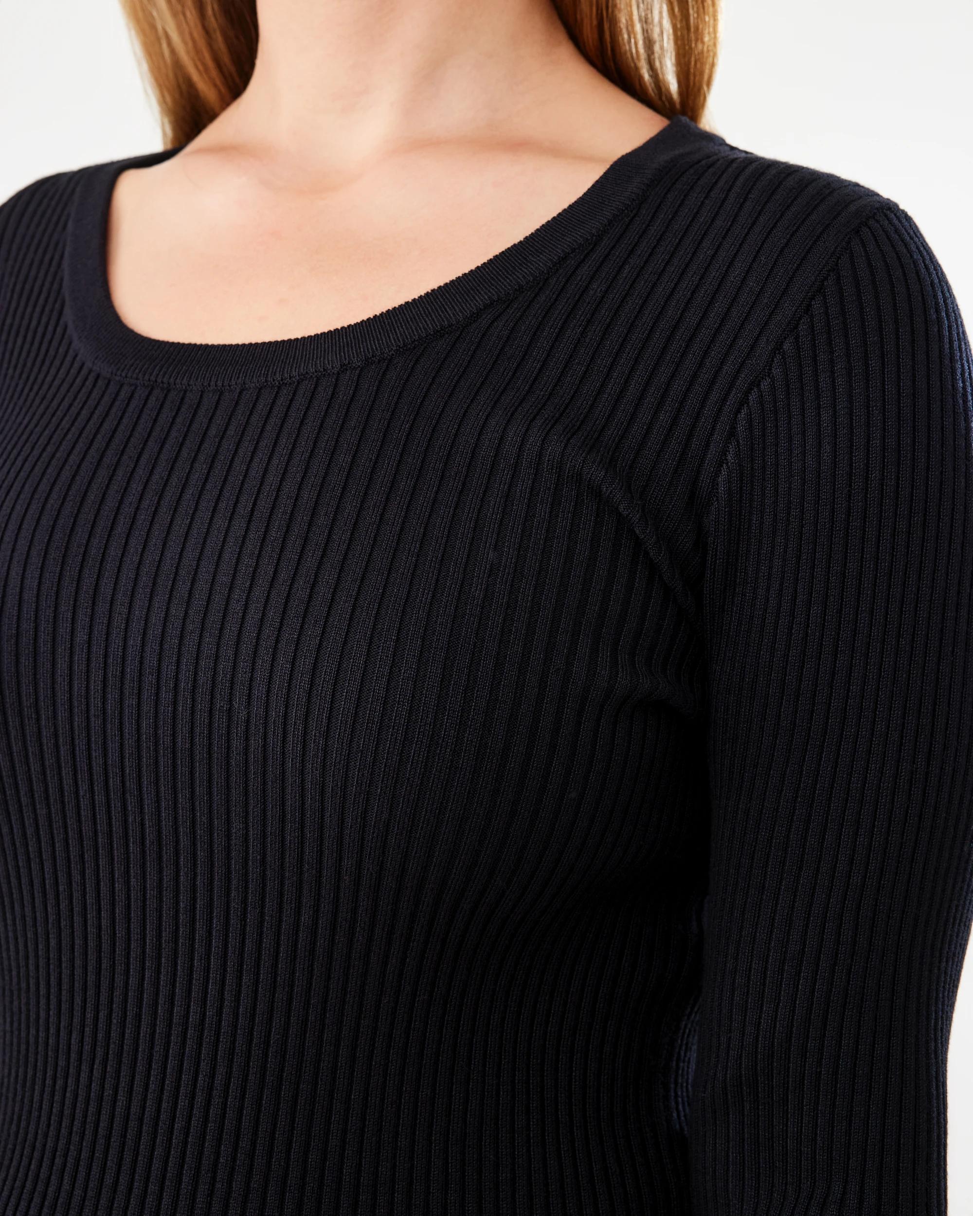 6 Long Sleeve Scoop Neck Top Black, 6 of 6
