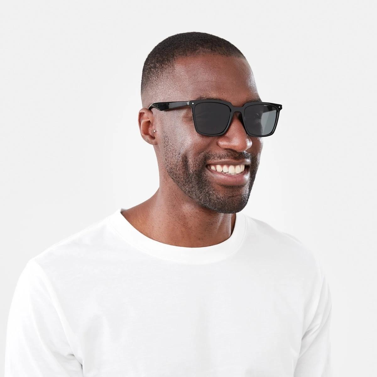 5 Classic D Frame Sunglasses Black, 5 of 6