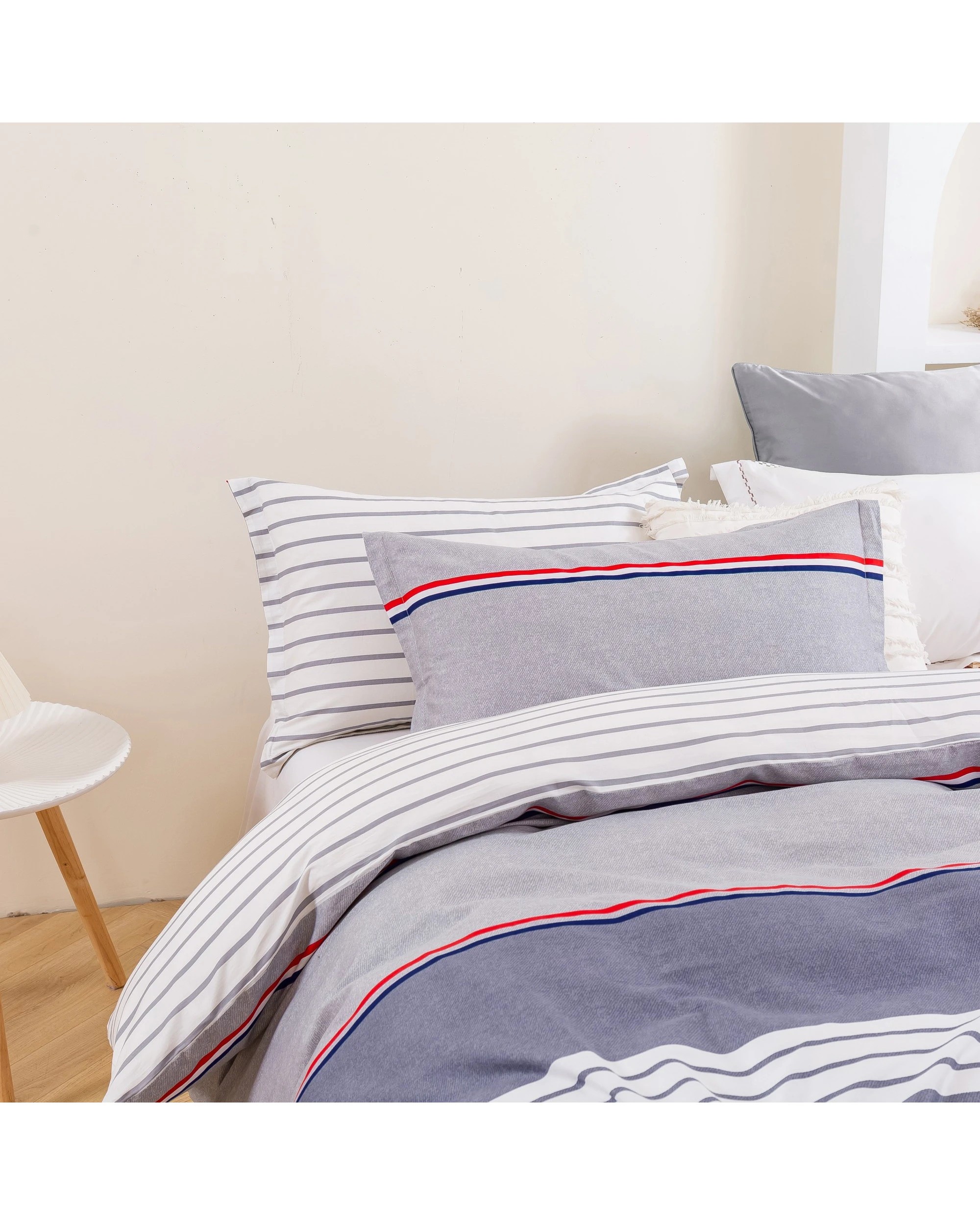 3 Dreamaker Tommy 100% Cotton Reversible Quilt Cover Set - Queen Bed - Dark Blue and White, 3 of 10
