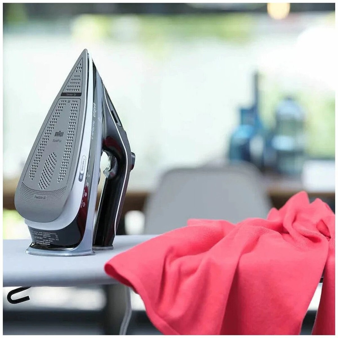 5 Braun TexStyle 5 Steam Iron, 5 of 5