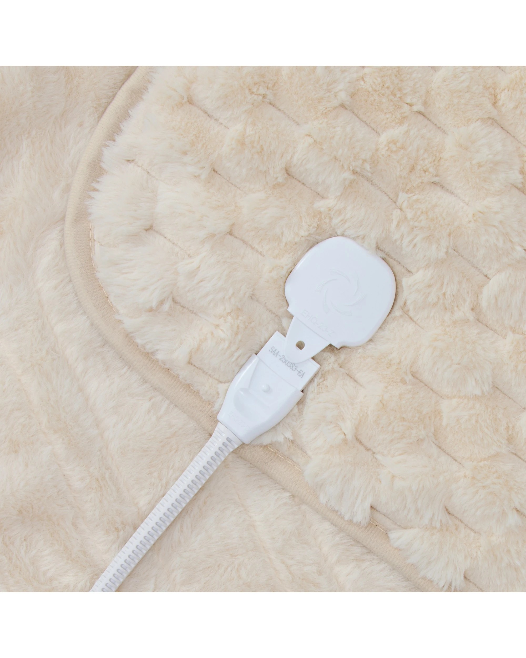 4 Dreamaker Emmett Textured Faux Fur Heated Throw 130x160cm - Cream, 4 of 9