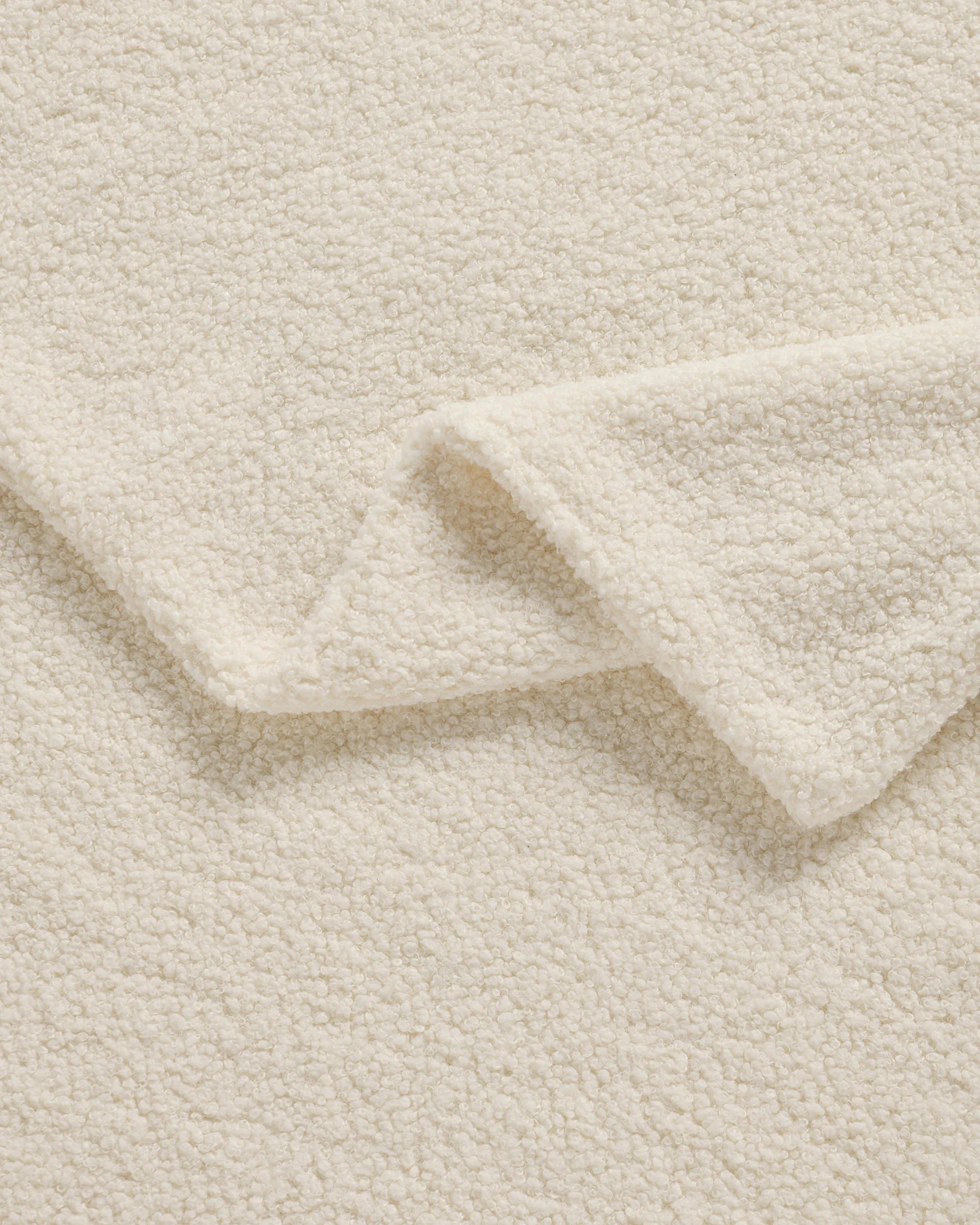 3 Dreamaker Otis Teddy Fleece Double-Sided Throw 130x160cm - Snow, 3 of 6