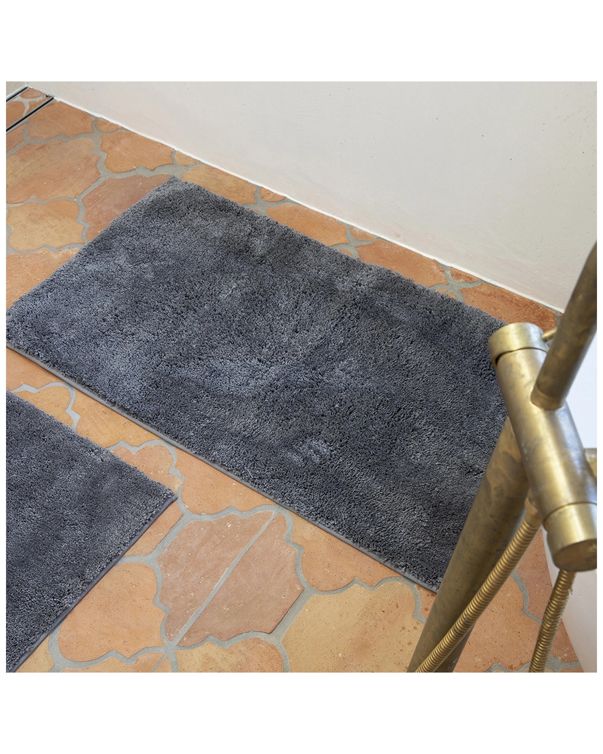 2 Bambury Microplush Large Bath Mat 50 X 80cm Pewter Woven Raised Pile
 - Grey, 2 of 3