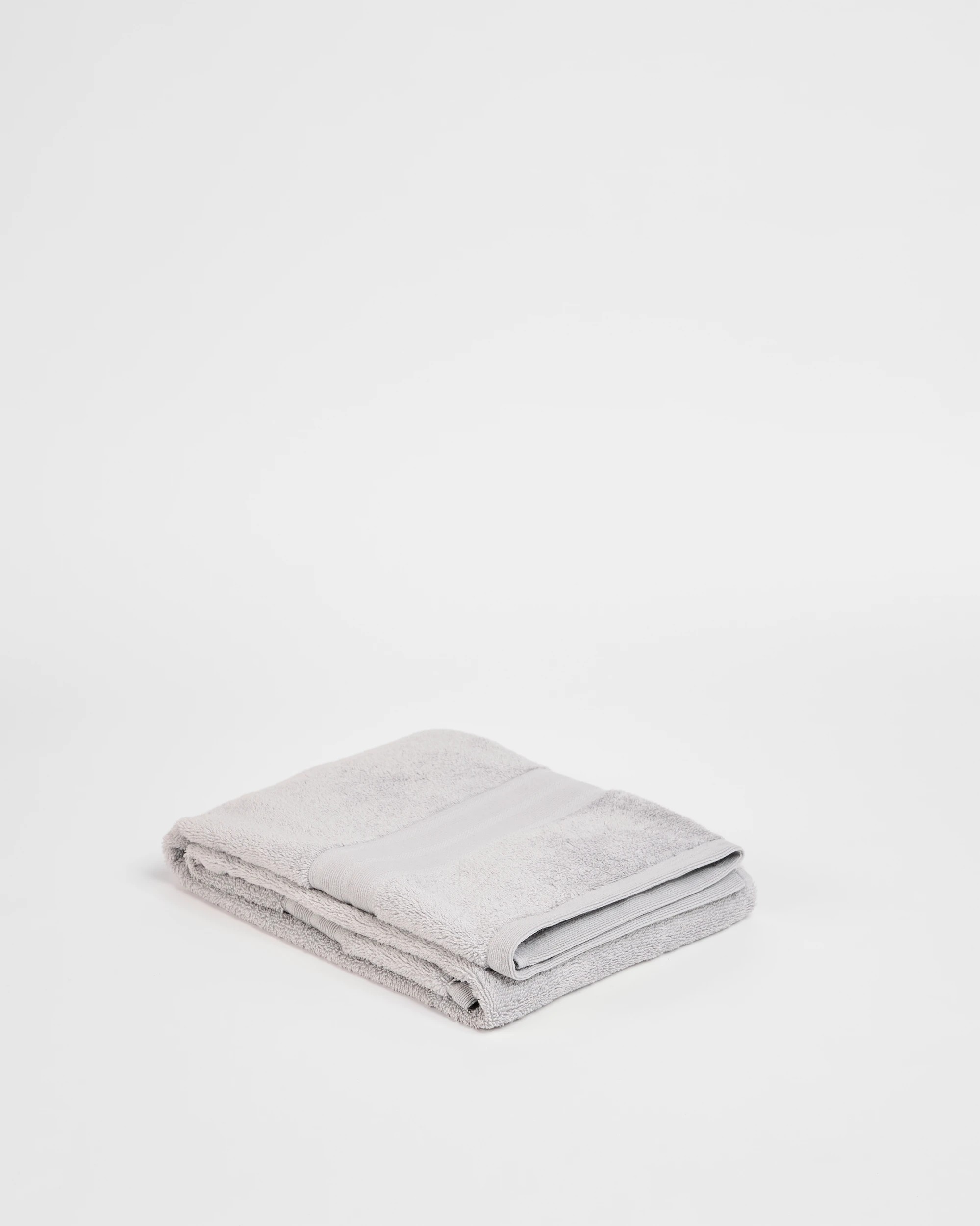 1 Grandeur Australian Cotton Bath Towel
 - Grey, 1 of 3