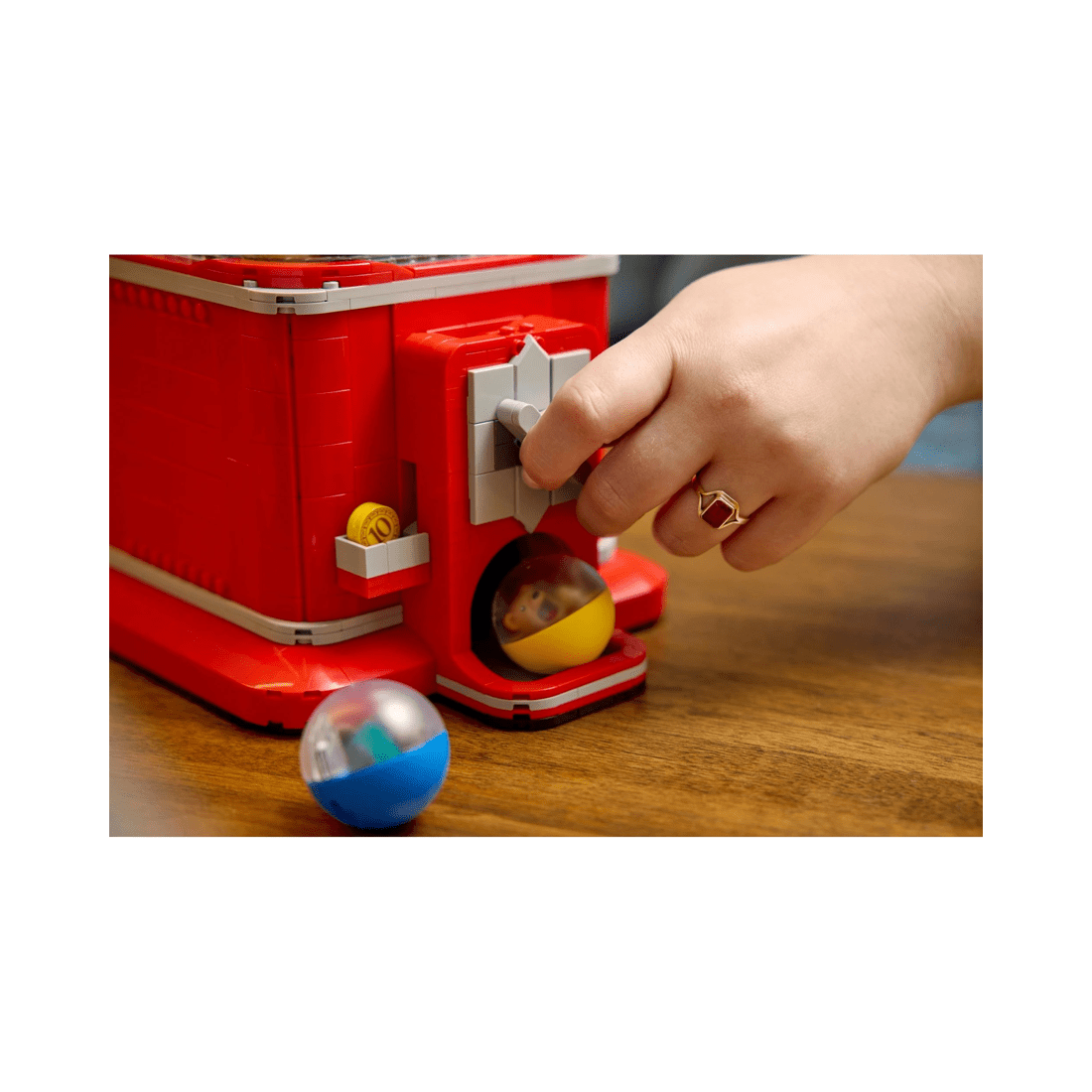 3 The LEGO Group LEGO Ideas Minifigure Vending Machine - 21358, 3 of 10