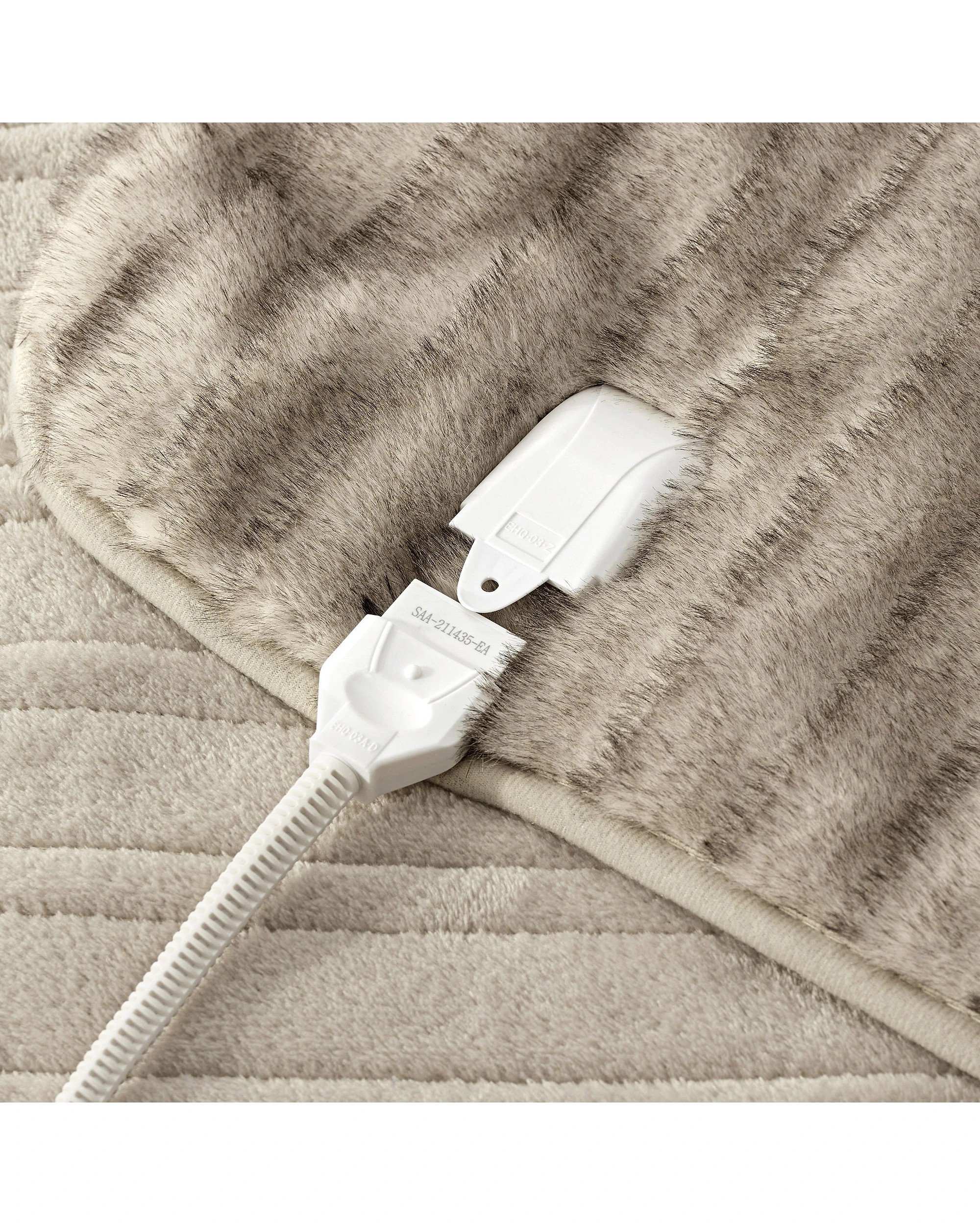 6 Dreamaker Nara Luxe Faux Mink Heated Throw 130x160cm - Brown, 6 of 8